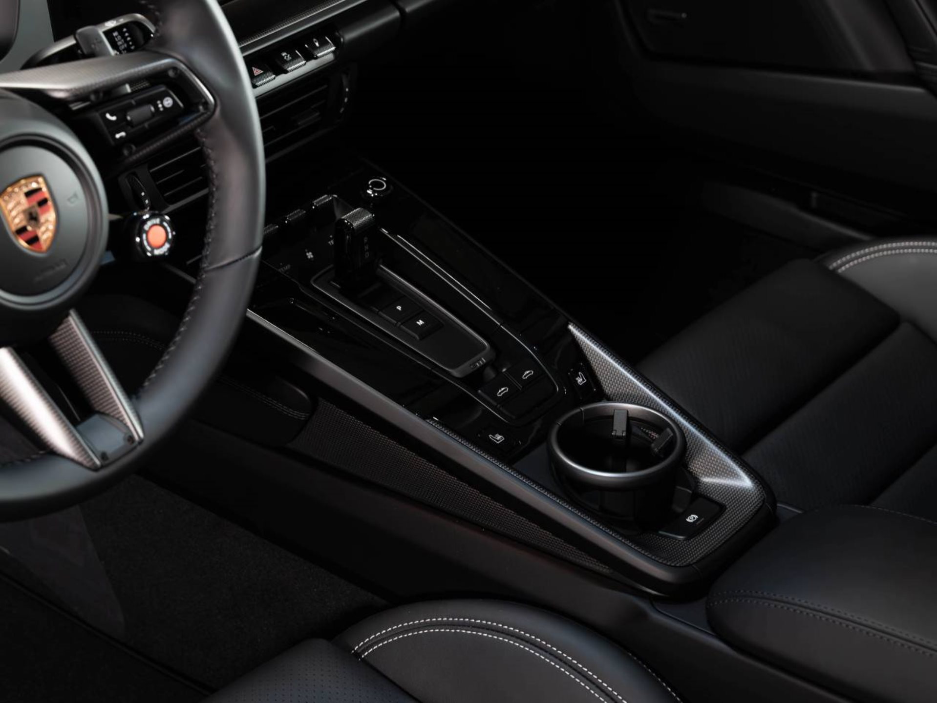 PORSCHE 911 Targa 4 GTS-image-13