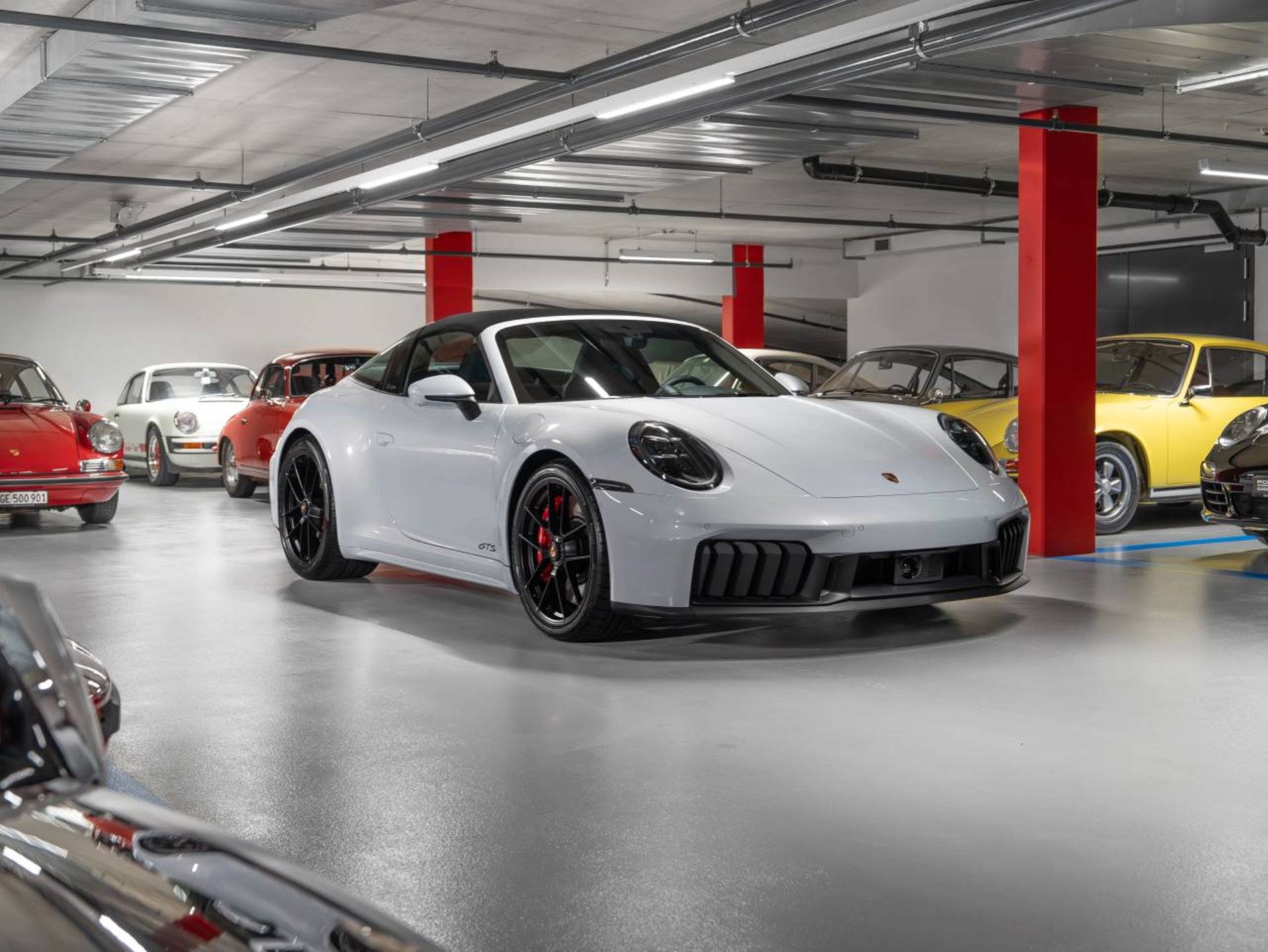 PORSCHE 911 Targa 4 GTS-image-8