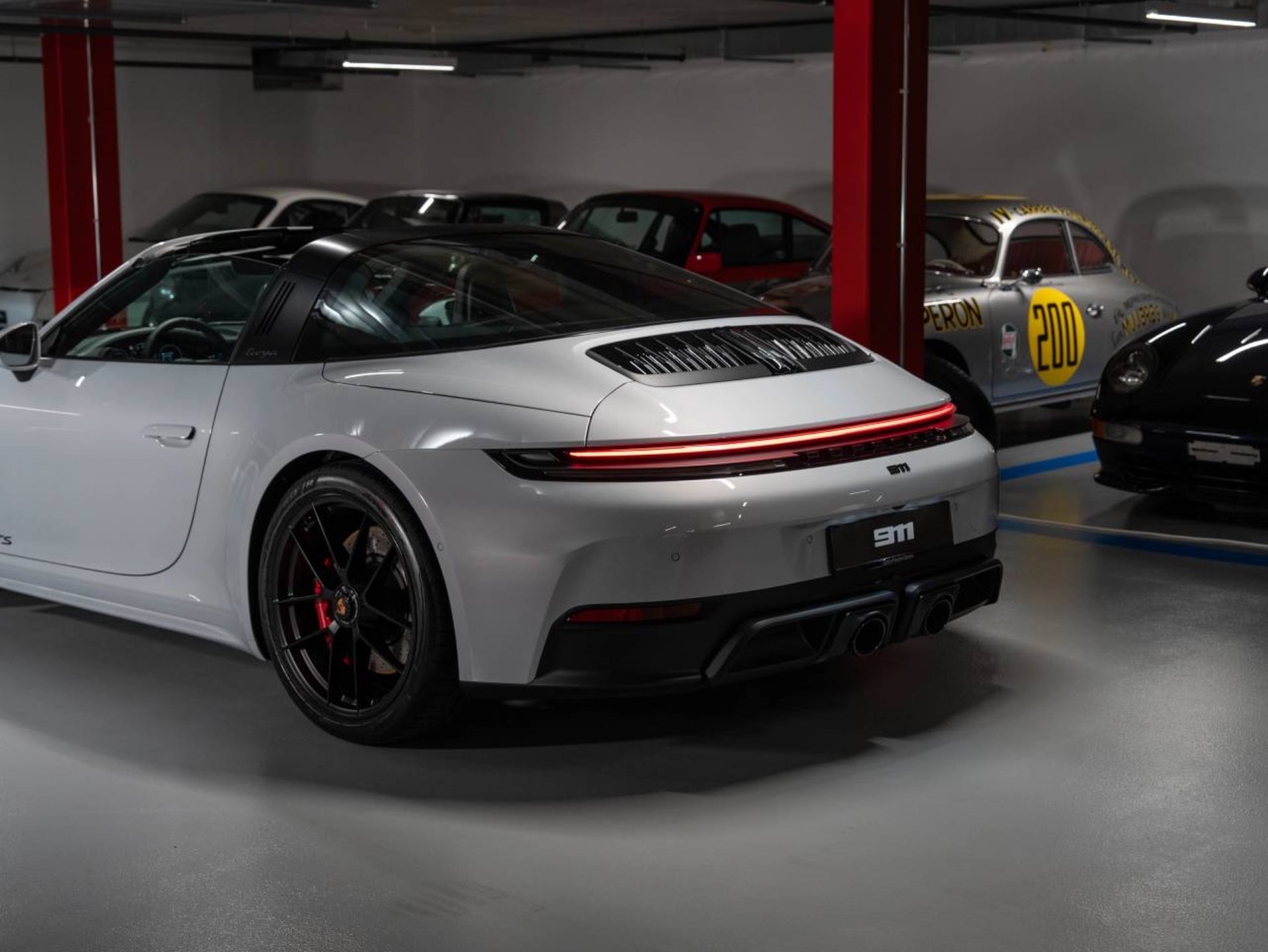 PORSCHE 911 Targa 4 GTS-image-27
