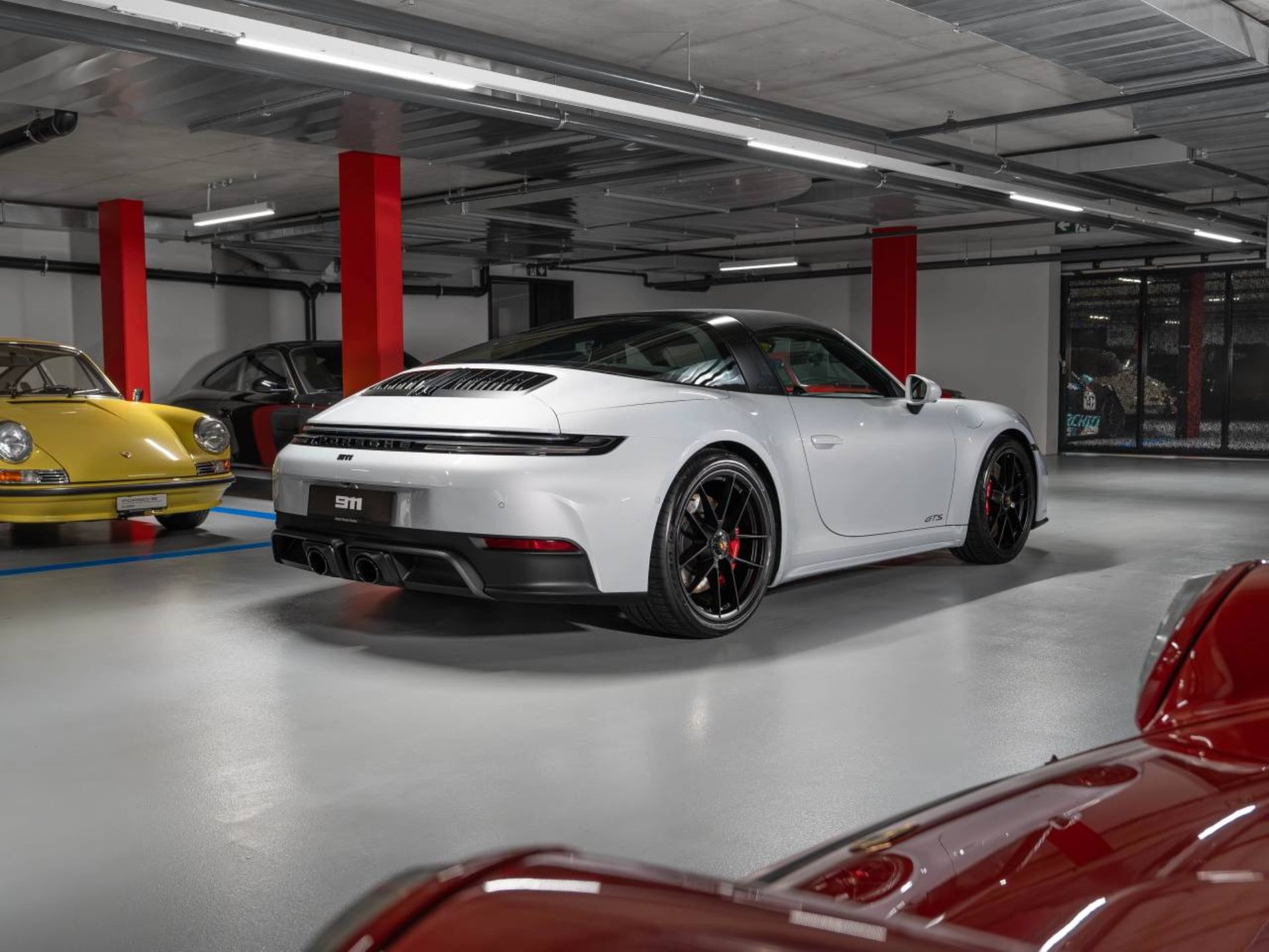 PORSCHE 911 Targa 4 GTS-image-7