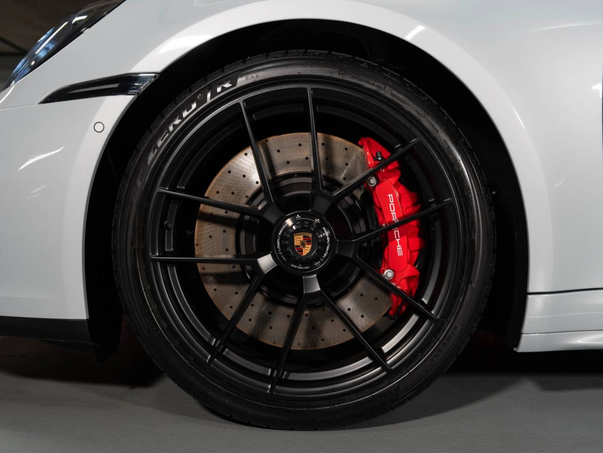 PORSCHE 911 Targa 4 GTS-image-25