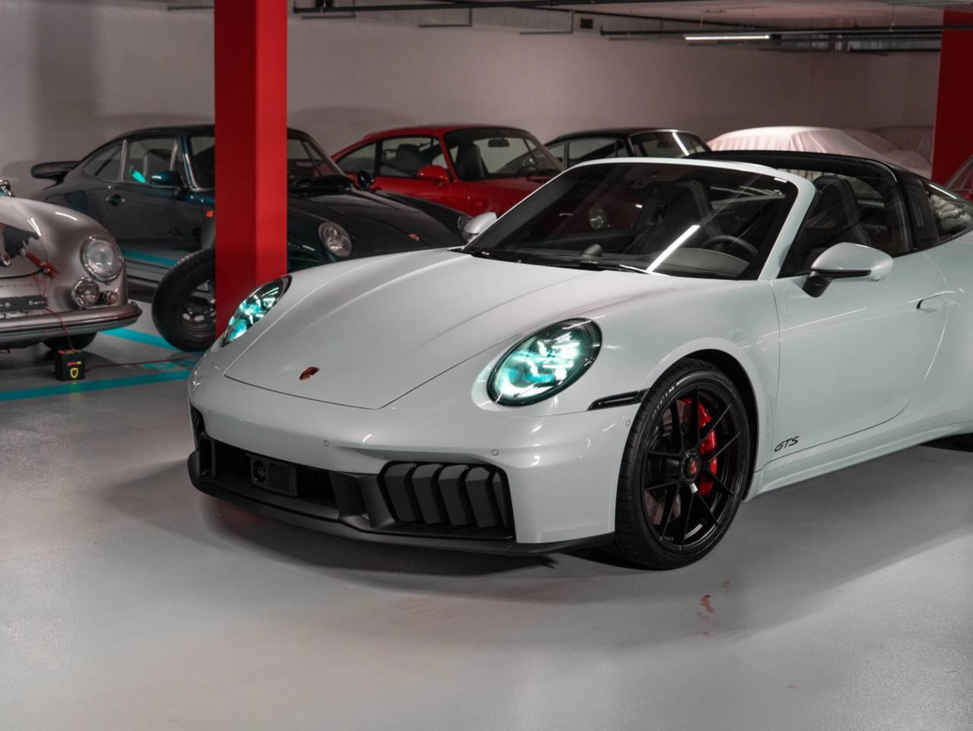 PORSCHE 911 Targa 4 GTS-image-26
