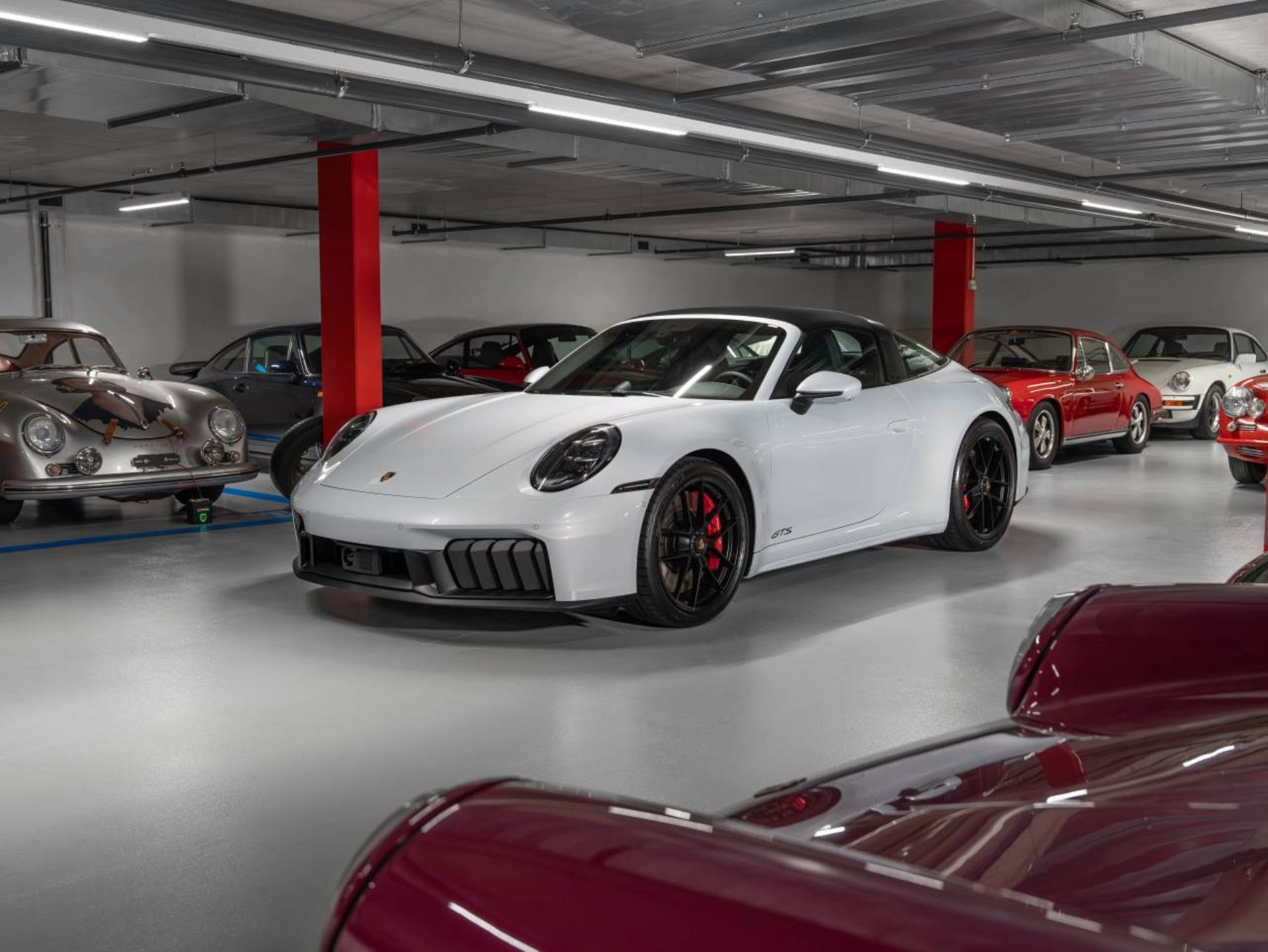 PORSCHE 911 Targa 4 GTS-image-6