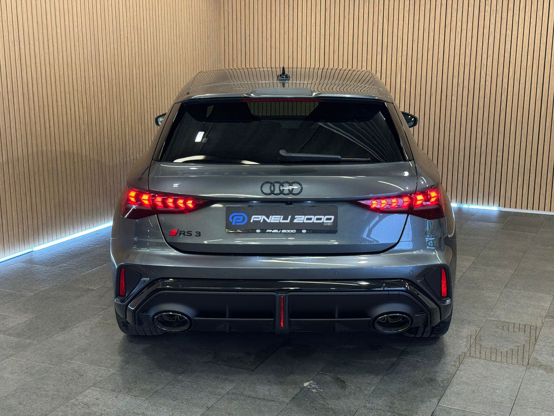 AUDI RS3 Sportback 2.5 TSI quattro S-tronic *Daytonagrau*-image-4