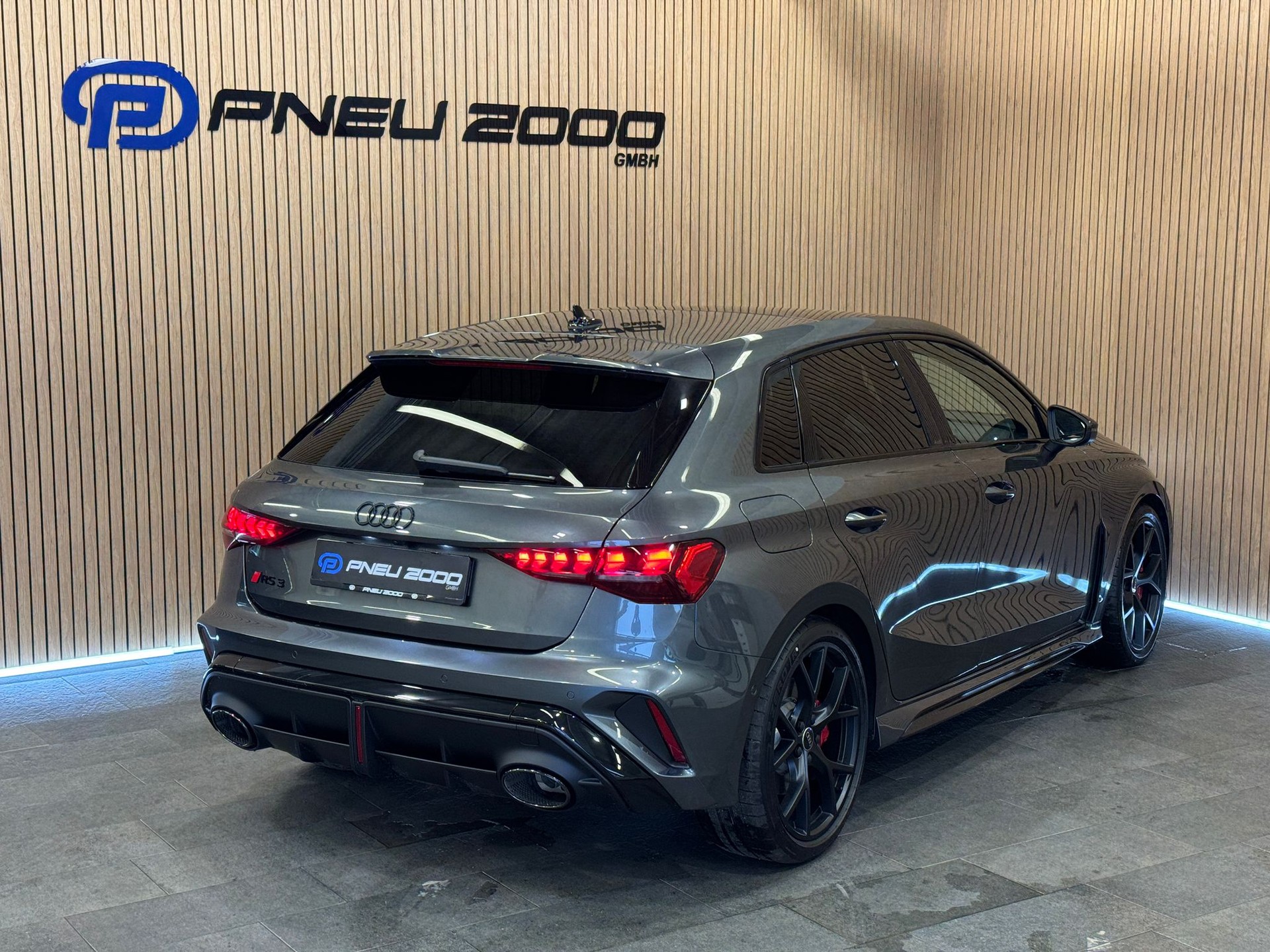 AUDI RS3 Sportback 2.5 TSI quattro S-tronic *Daytonagrau*-image-8