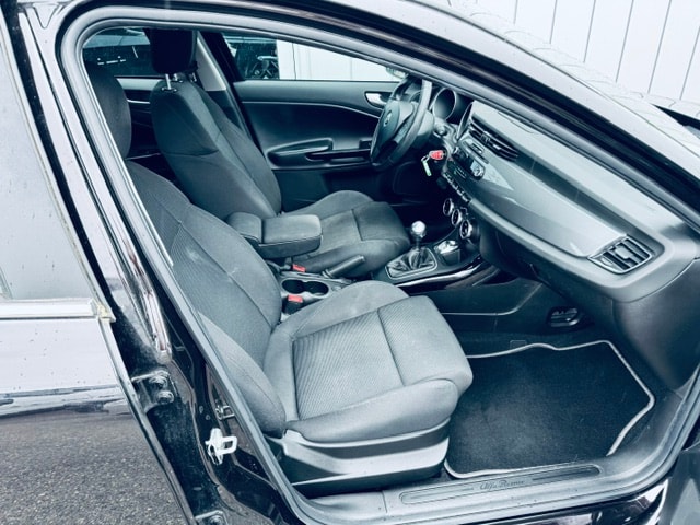ALFA ROMEO Giulietta 1.4 MultiAir Distinctive-image-1