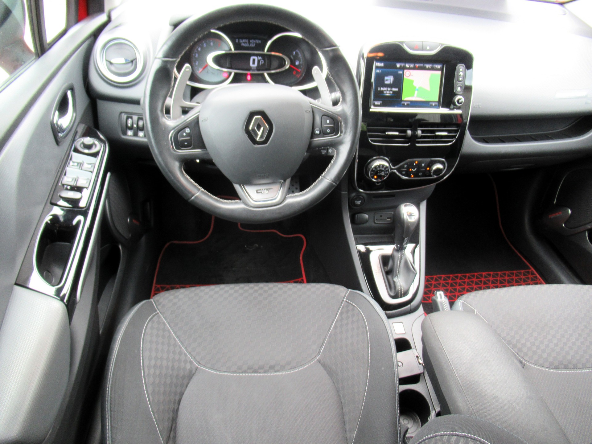 RENAULT Clio Grandtour 1.2 16V T GT EDC-image-6