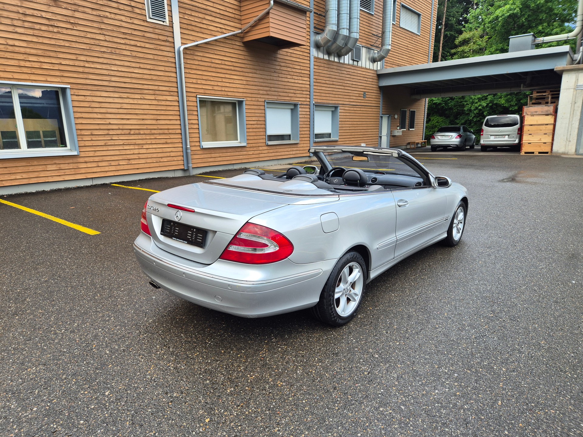 MERCEDES-BENZ CLK 320 Avantgarde Automatic-image-2