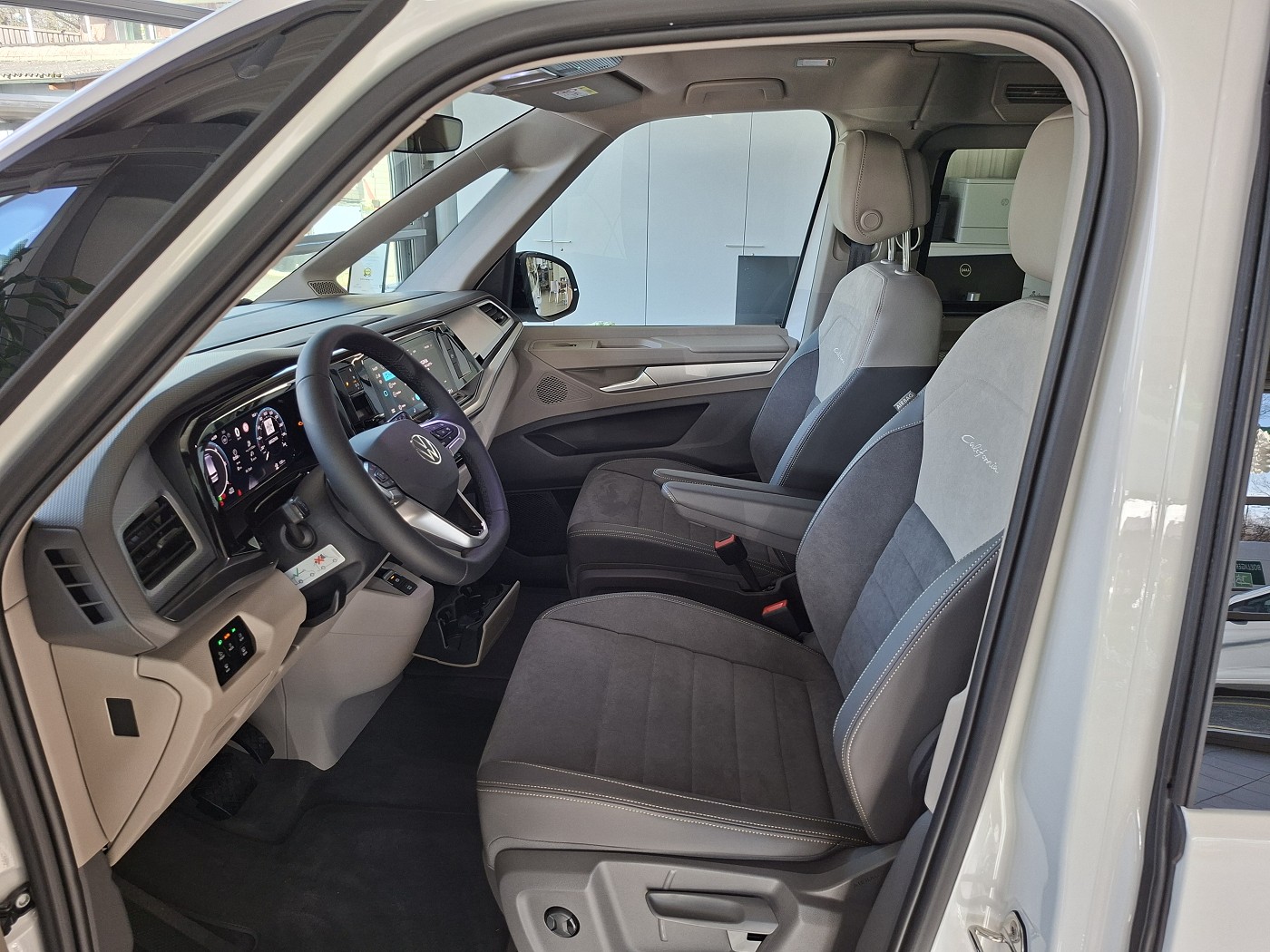 VW California 2.0 TDI Beach Tour Liberty-image-10
