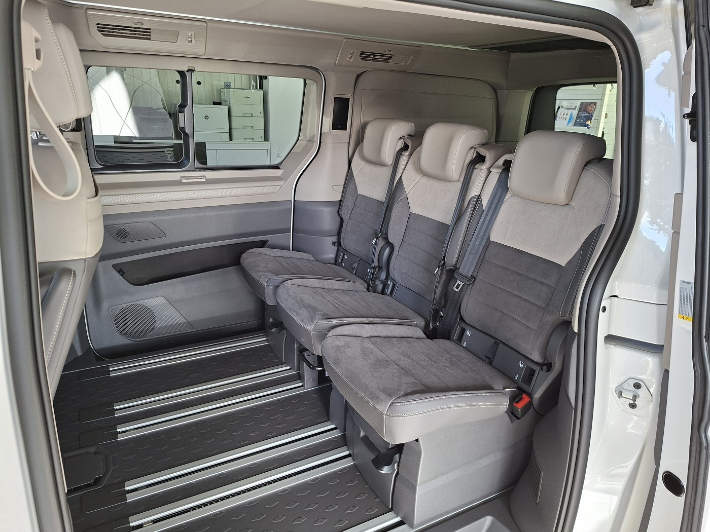 VW California 2.0 TDI Beach Tour Liberty-image-18