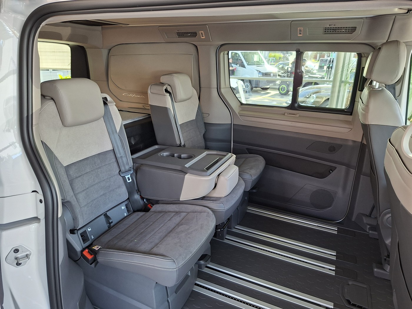 VW California 2.0 TDI Beach Tour Liberty-image-17