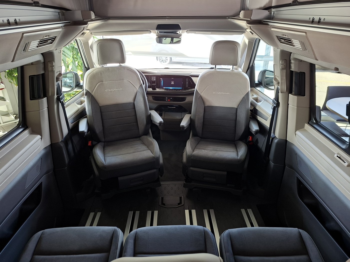 VW California 2.0 TDI Beach Tour Liberty-image-20