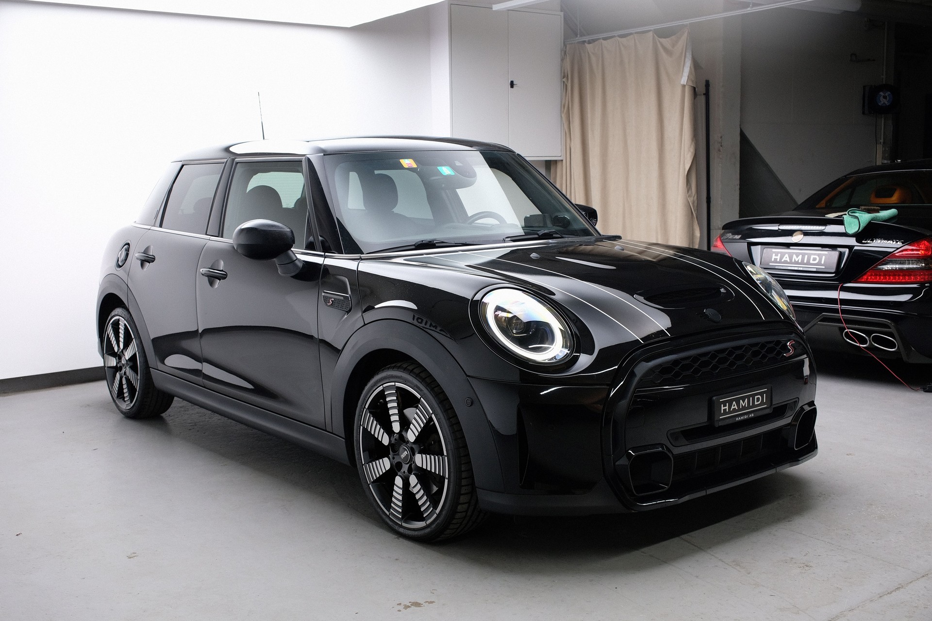 MINI Cooper S Steptronic DKG-showroom-element-2
