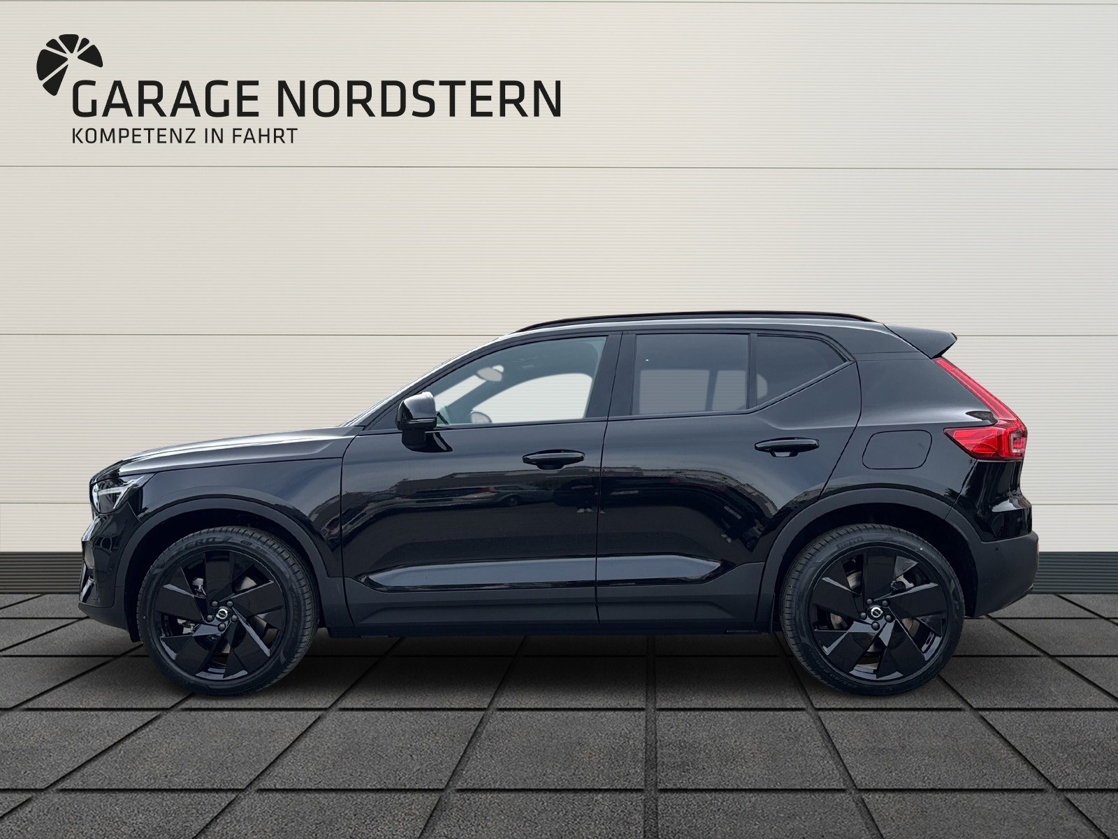 VOLVO EX40 Twin Black Edition AWD-showroom-element-1