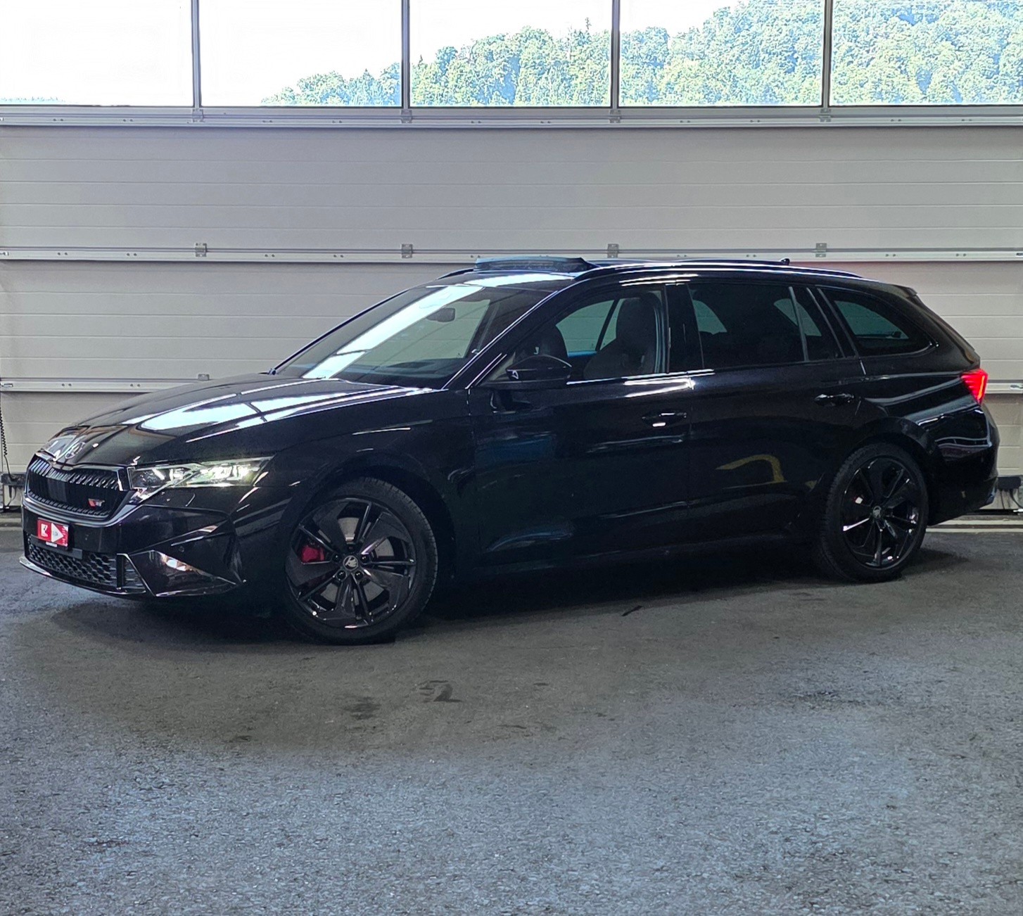 SKODA Octavia Combi 2.0 TSI DSG RS *Anhängerkupplung*Panoramadach*Spurhalte-AbstandAssisten*CarPlay/AndroidAuto*Rückfahrkamera*
