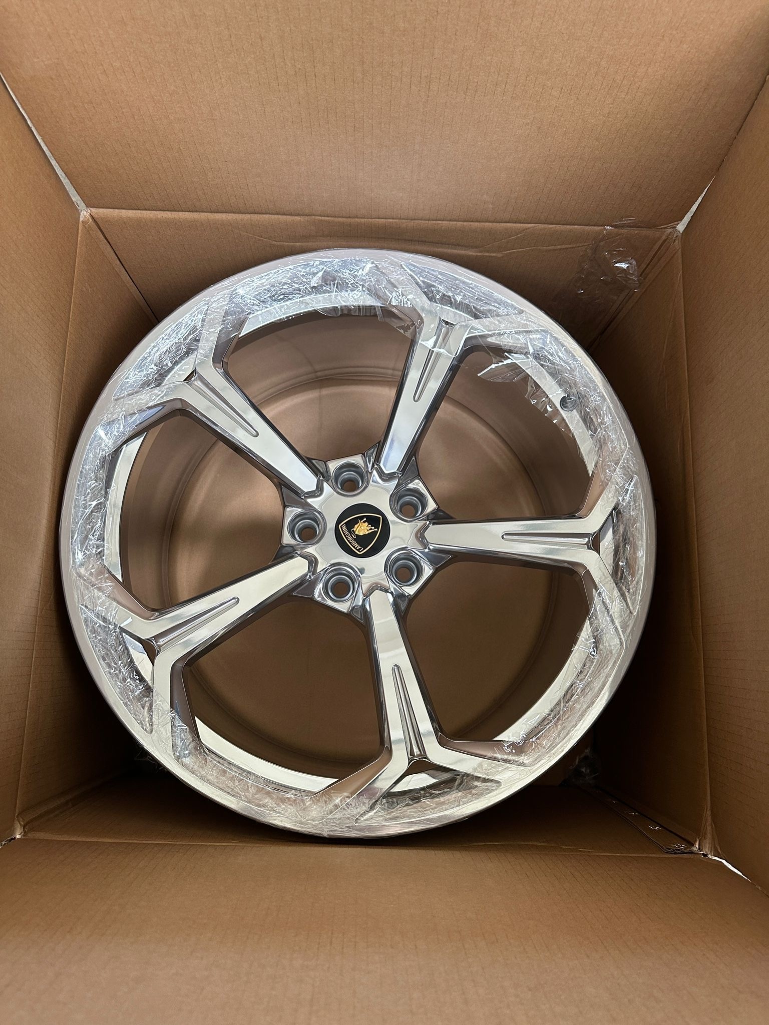 LAMBORGHINI Urus 4.0 MY2022-image-11