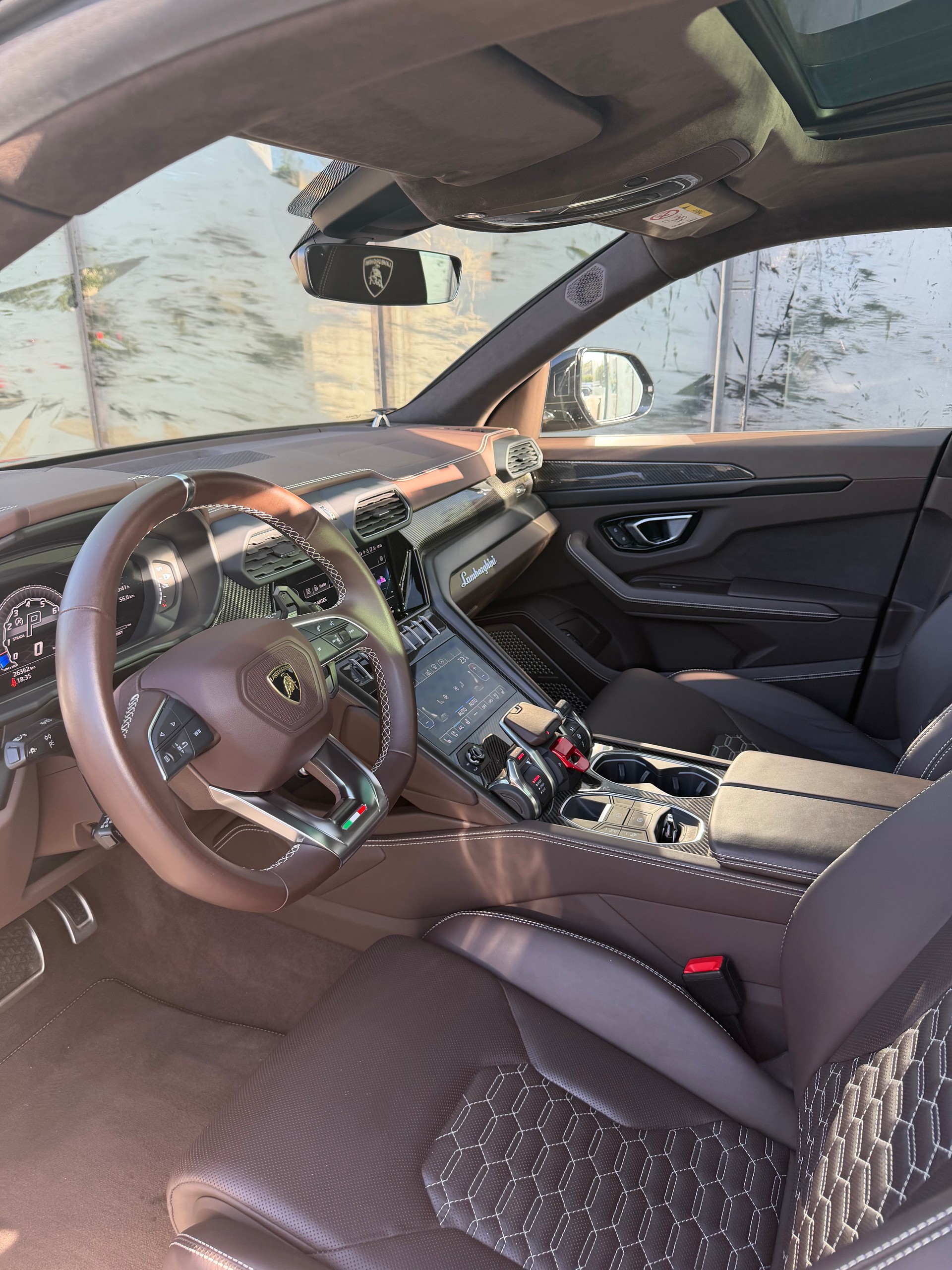 LAMBORGHINI Urus 4.0 MY2022-image-6