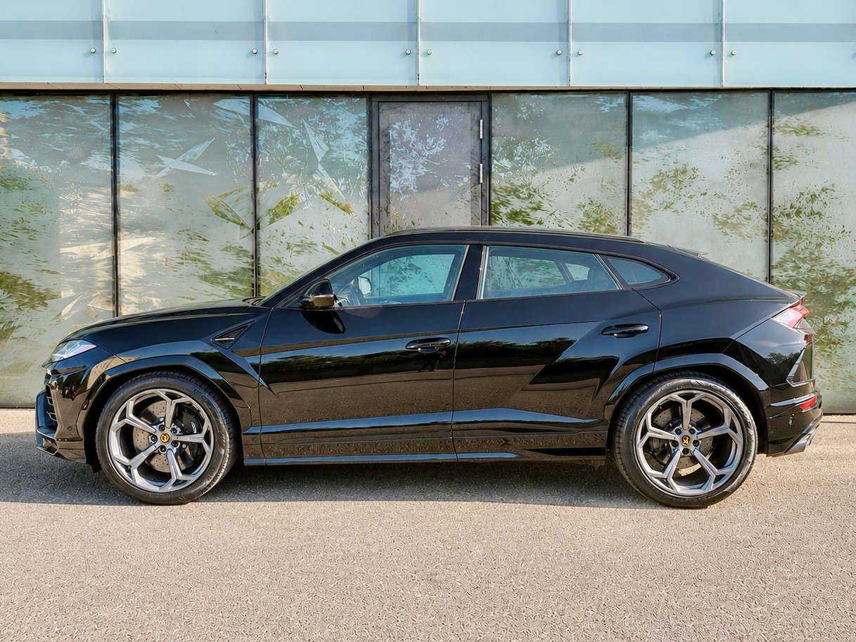 LAMBORGHINI Urus 4.0 MY2022-image-2