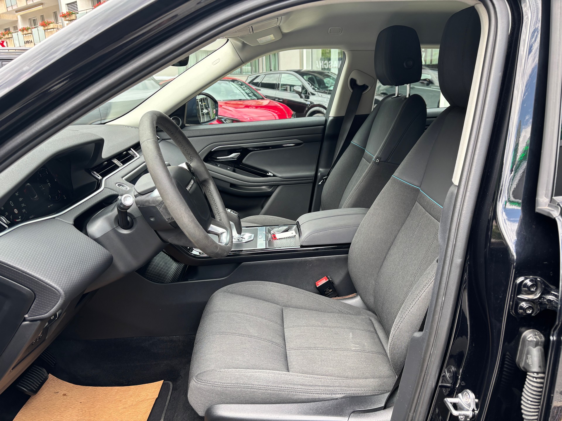 LAND ROVER Evoque D 150 S-image-5