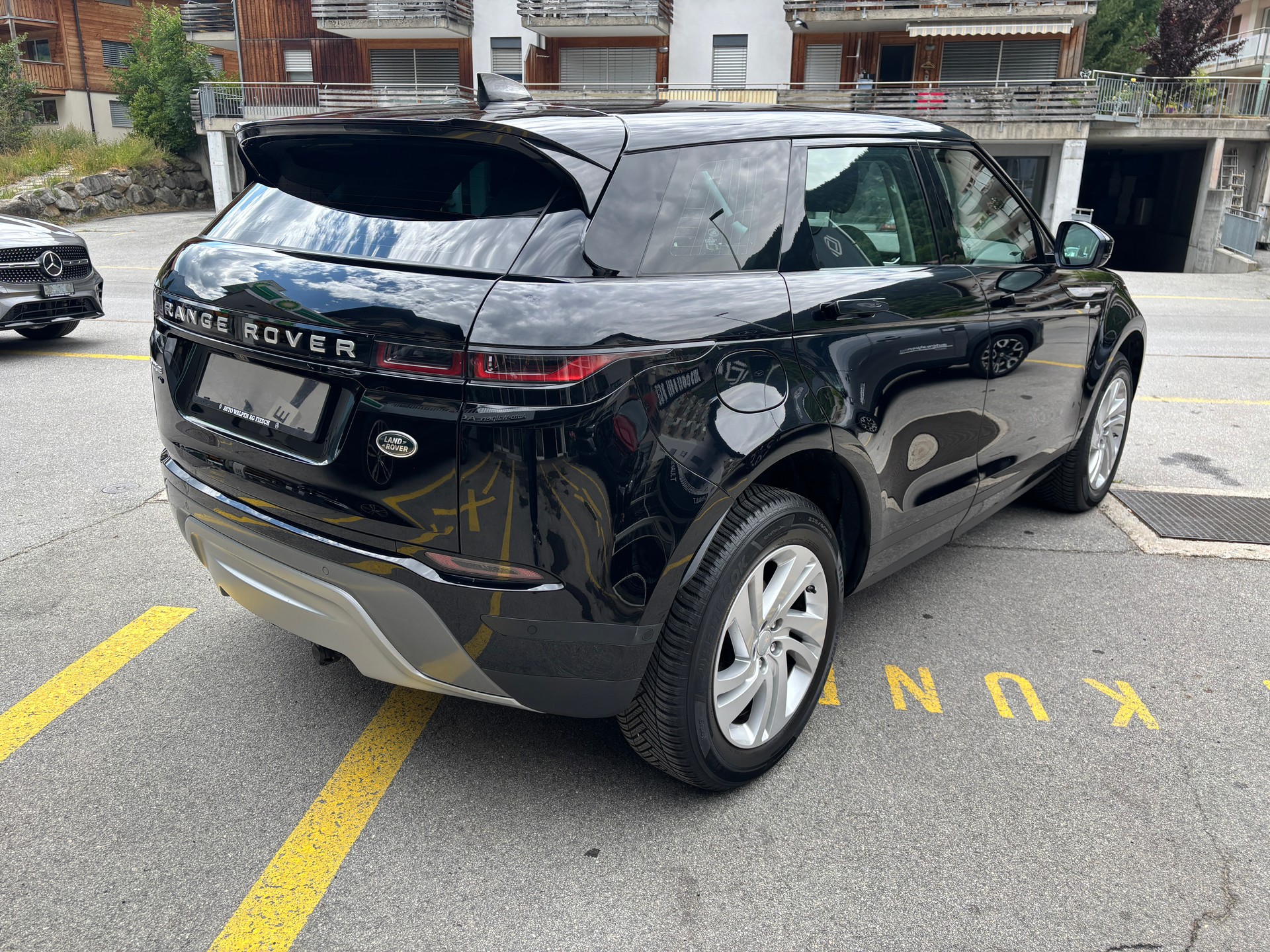 LAND ROVER Evoque D 150 S-showroom-element-2