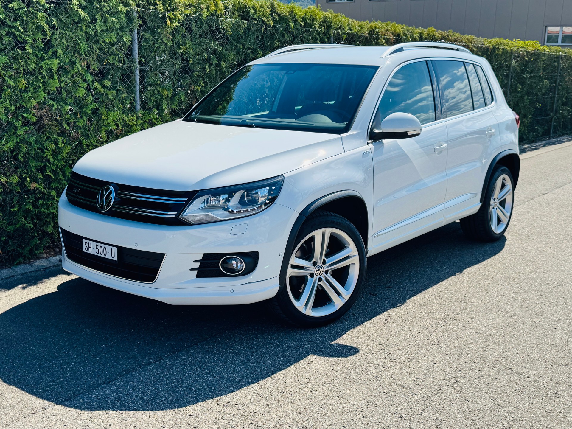 VW Tiguan 2.0 TSI Cup R-Line 4Motion DSG-image-1