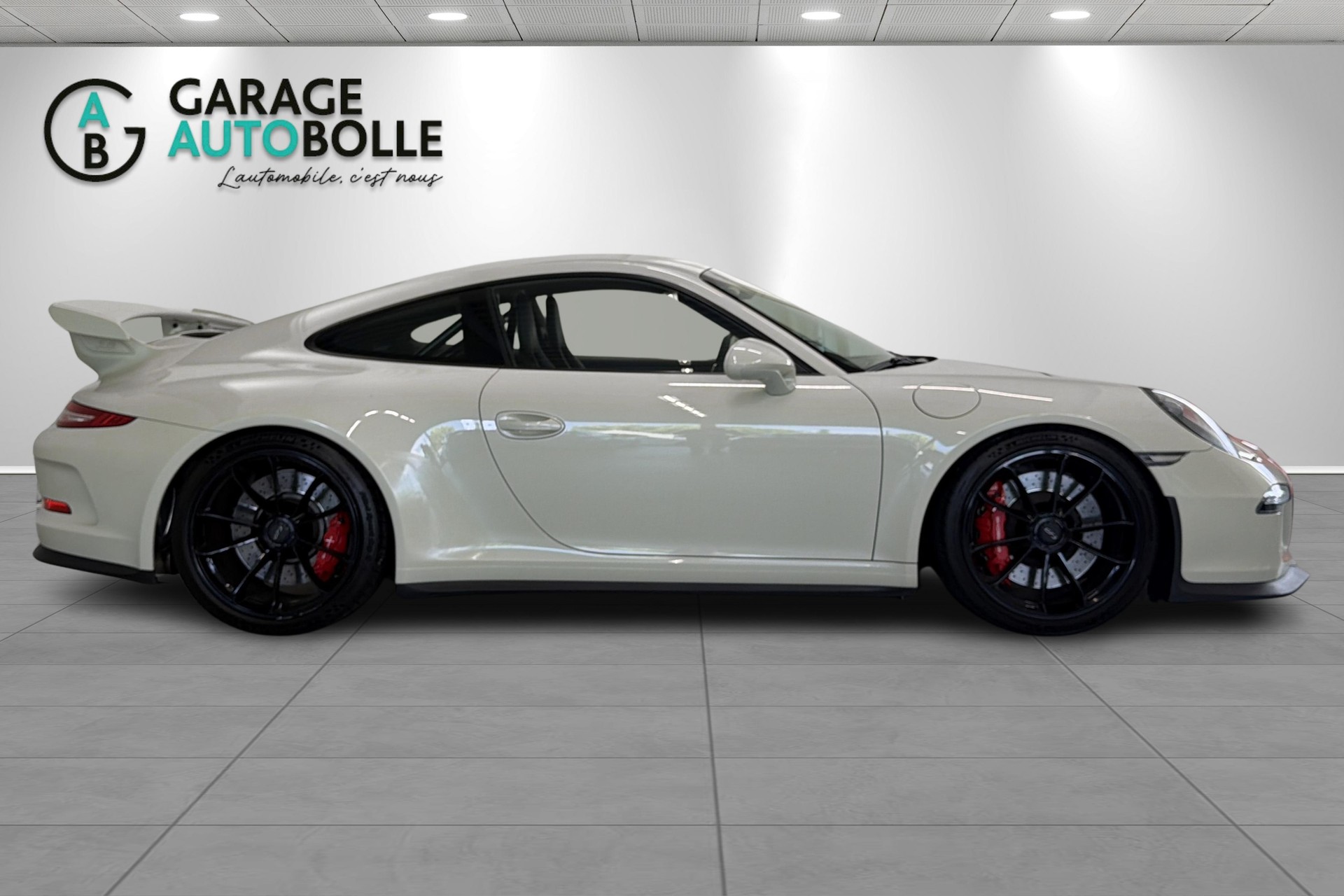 PORSCHE 911 GT3 PDK-showroom-element-2