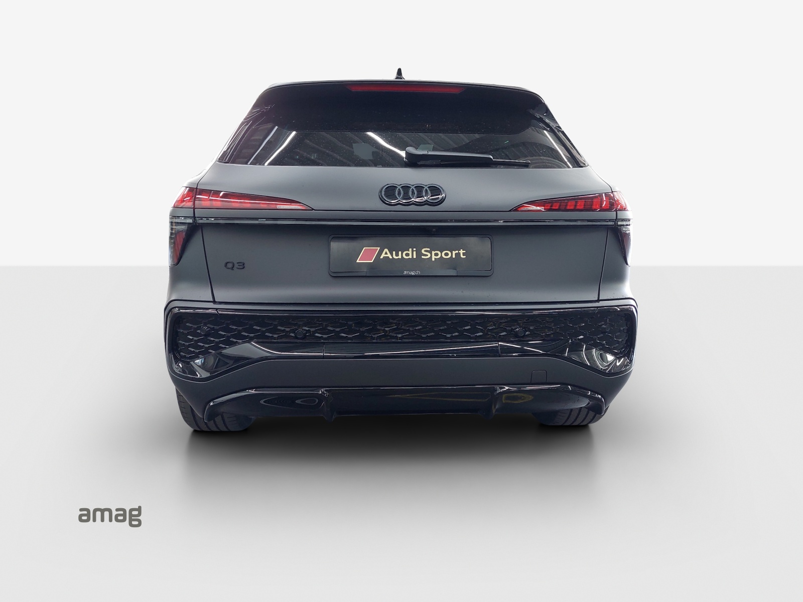 AUDI Q3 SUV e-hybrid 200 kW S tronig-showroom-element-3