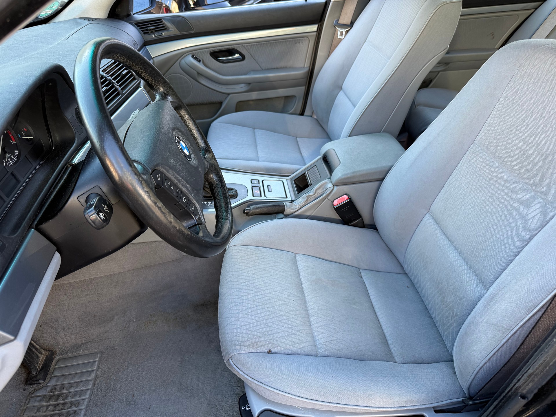 BMW 520i Touring-image-7