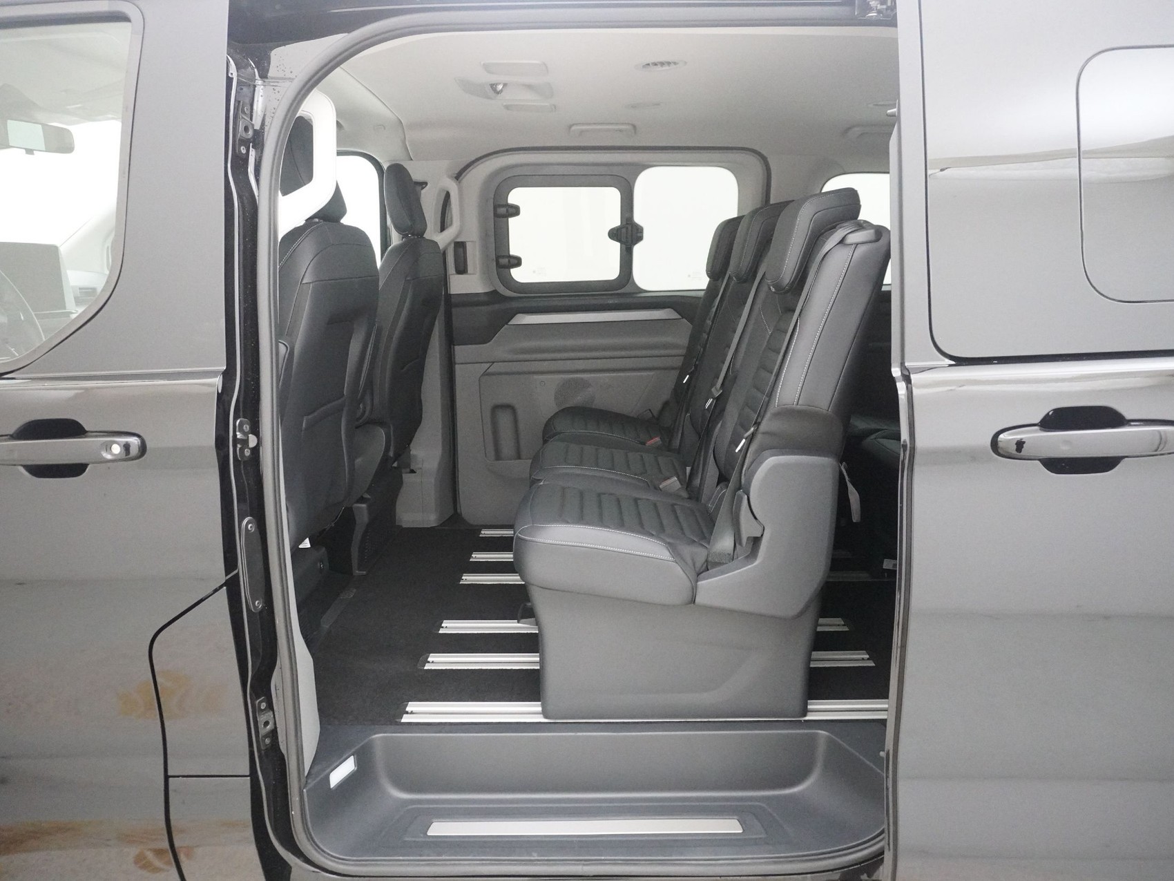 FORD Tourneo Custom 320 L1 2.0 TDCI 4x4 Titanium X-image-15
