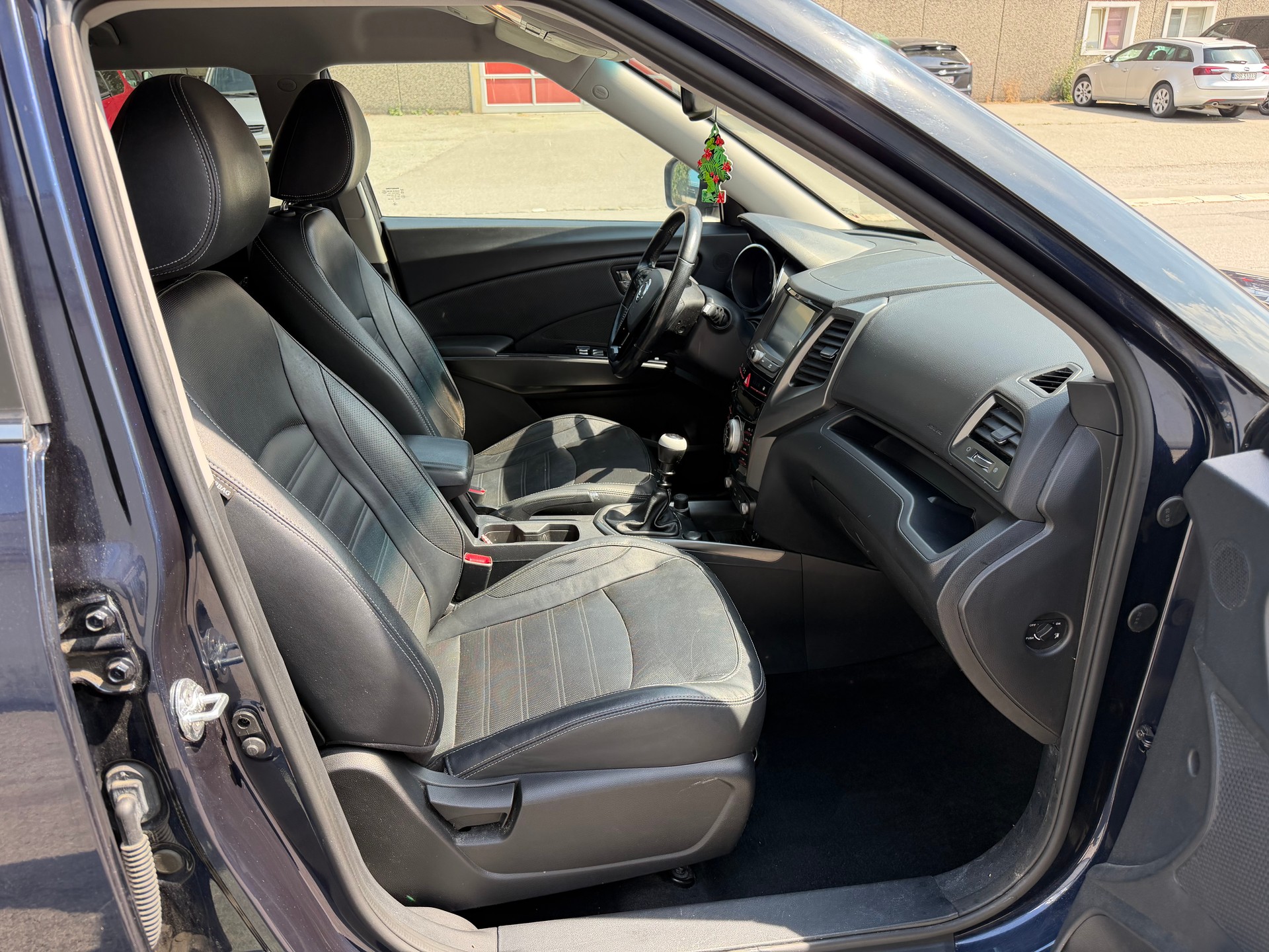 KGM-SsangYong XLV 1.6 eXDi Crystal 4WD-image-2