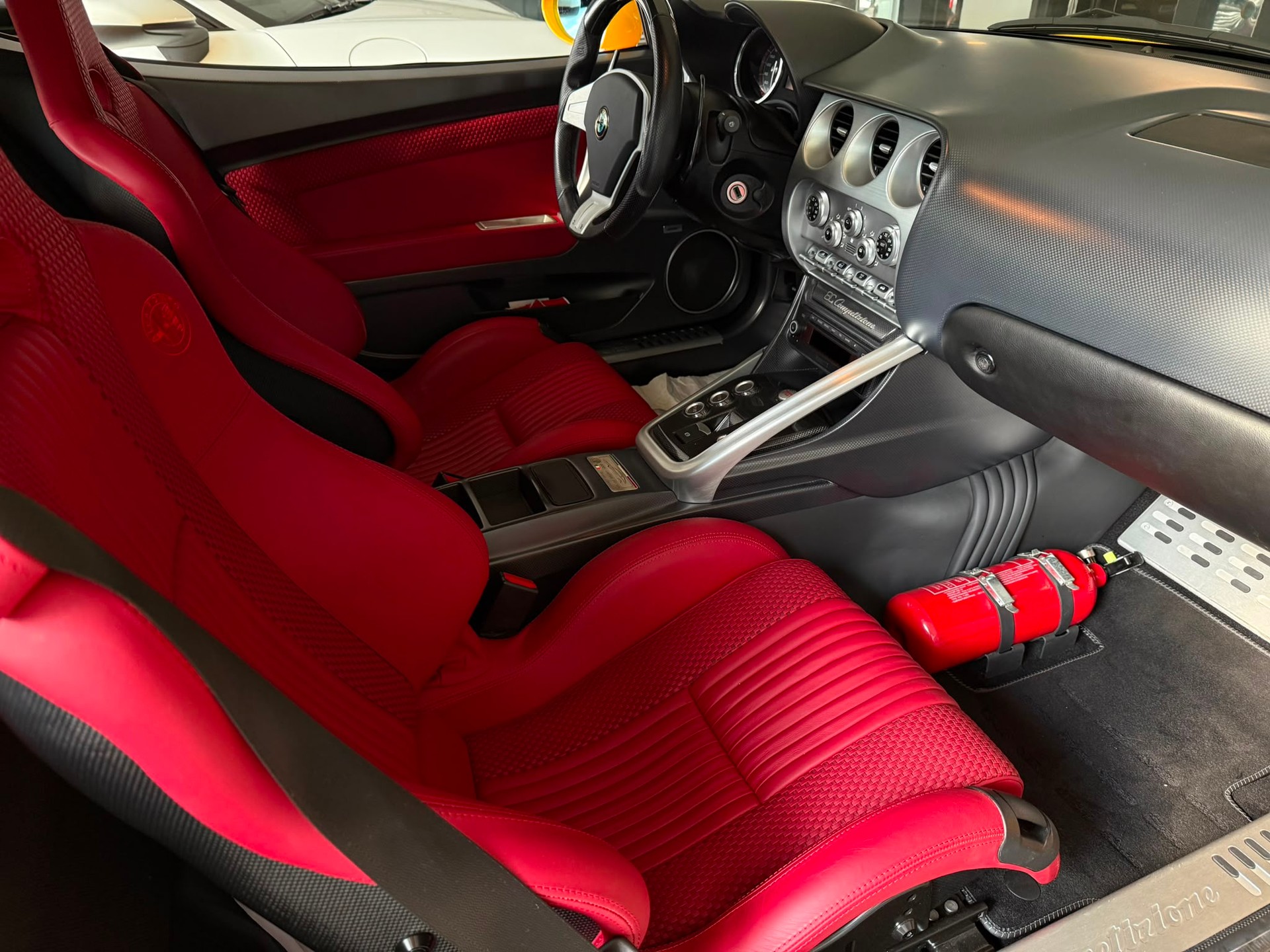 ALFA ROMEO 8C Competizione V8-image-10
