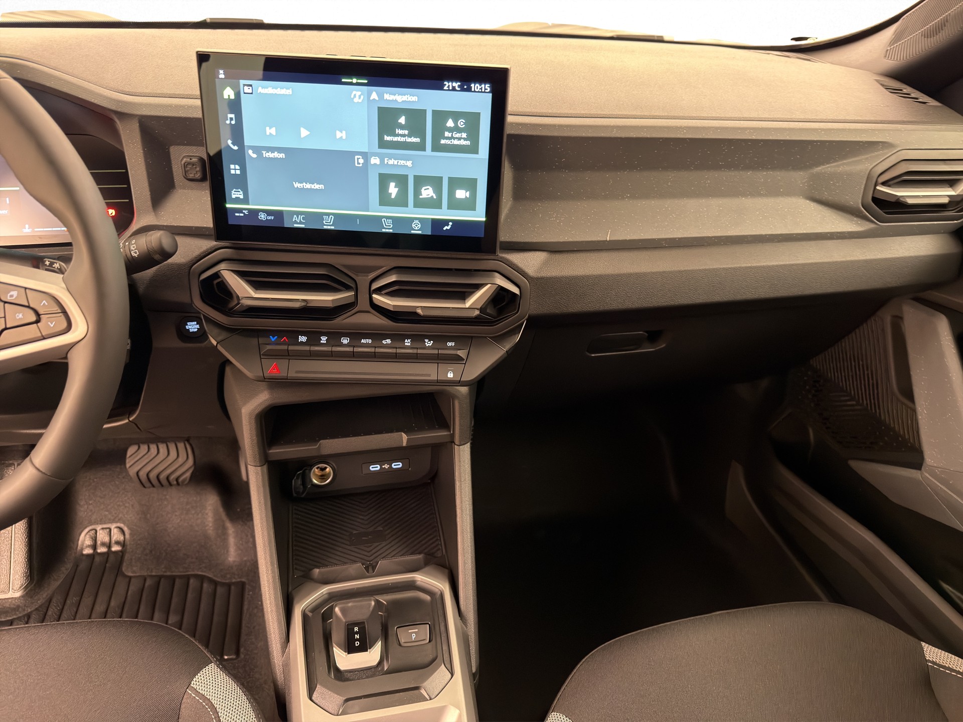 DACIA Duster 1.2 Hybrid Journey 4WD-image-9