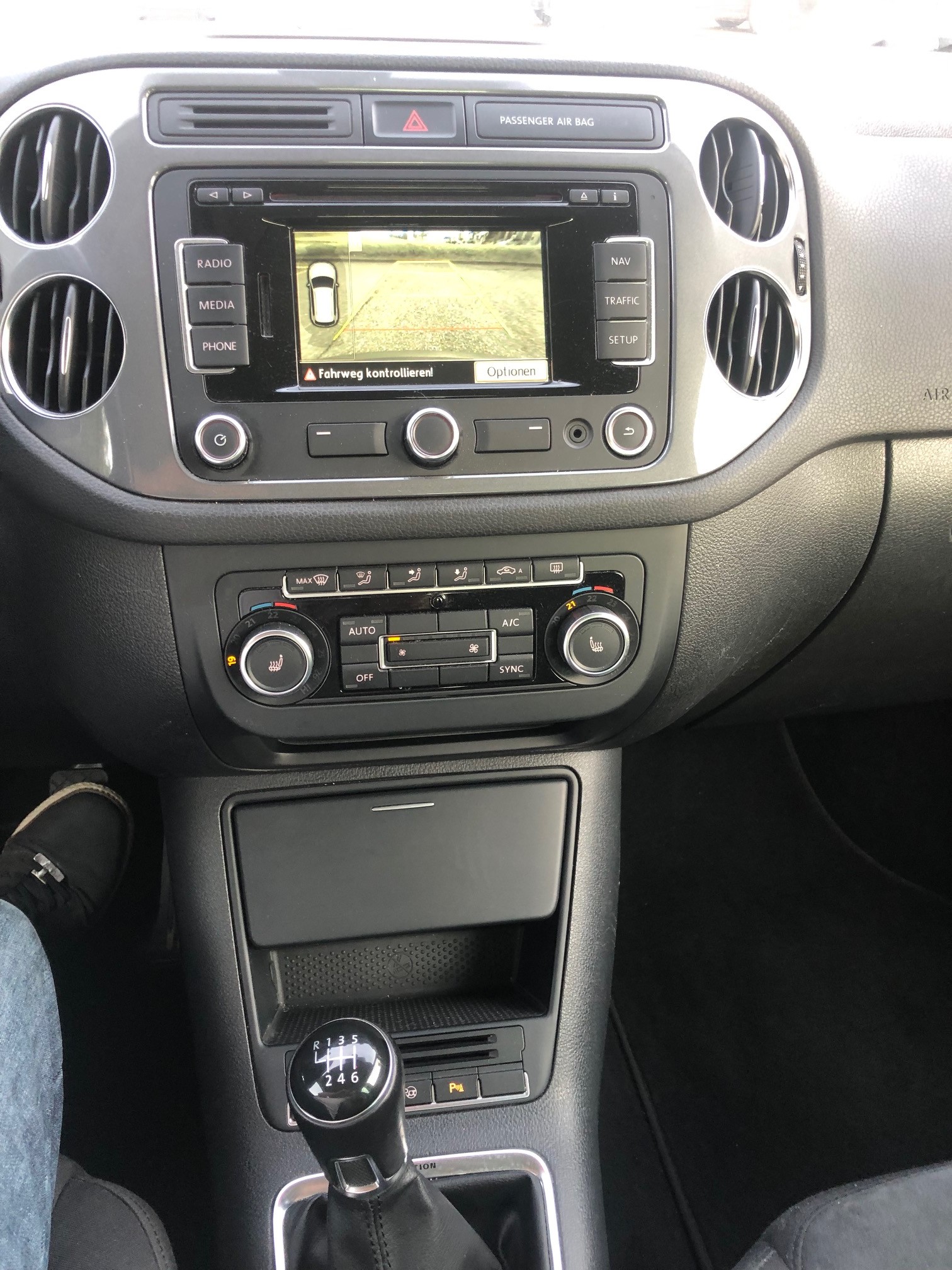 VW Tiguan 2.0 TSI Design 4Motion-image-4