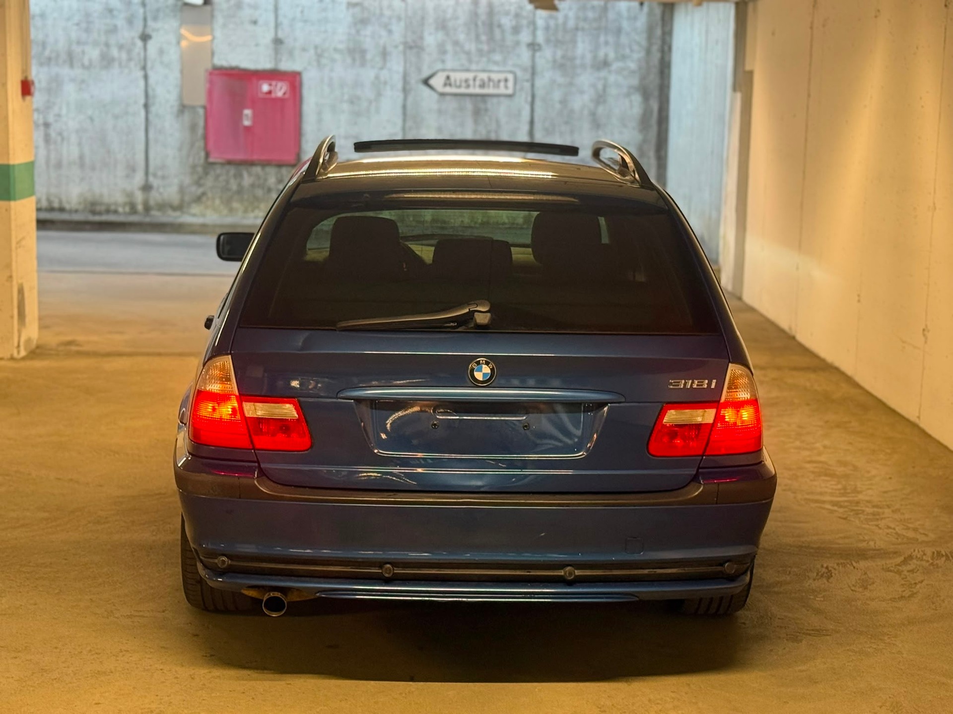 BMW 318i Touring // MFK NEU-showroom-element-2