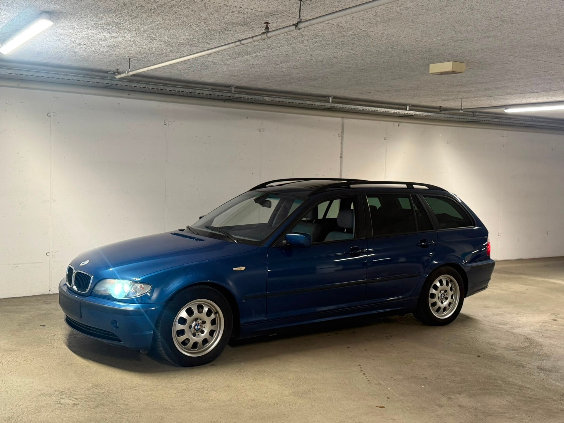 BMW 318i Touring // MFK NEU