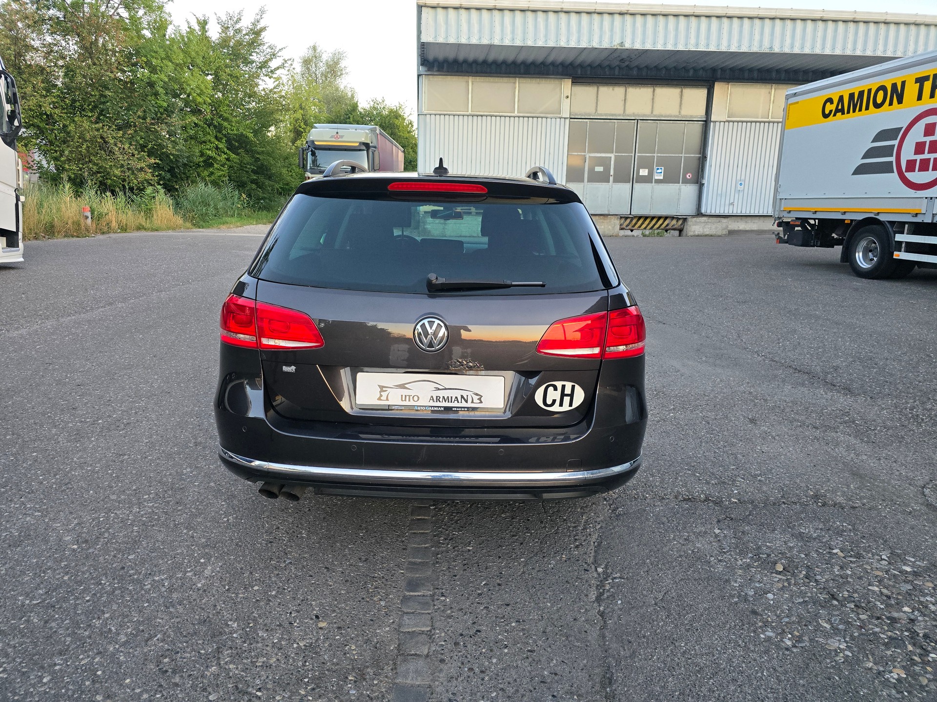 VW Passat Variant 2.0 TDI BMT Trendline-showroom-element-3