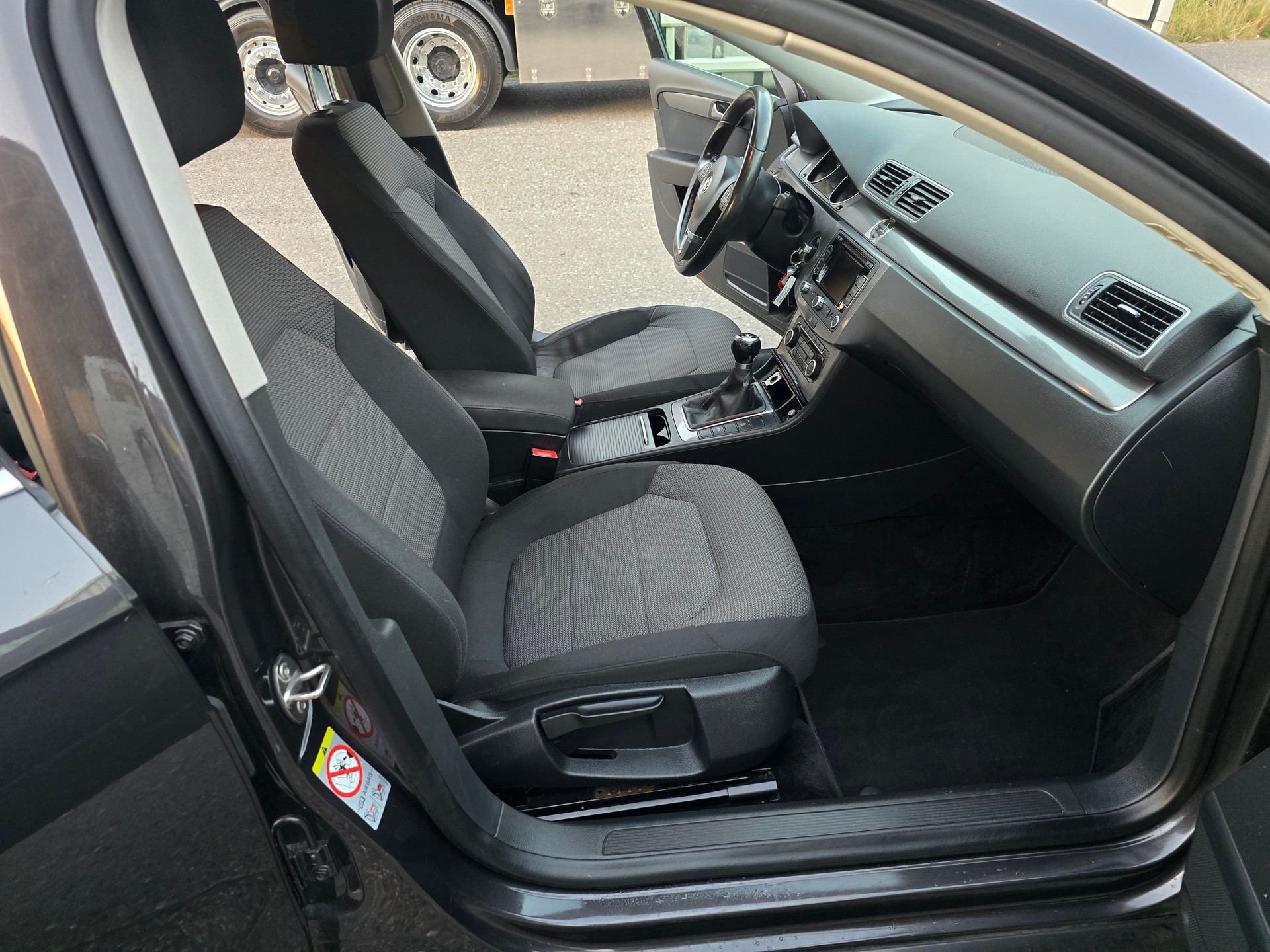 VW Passat Variant 2.0 TDI BMT Trendline-image-14