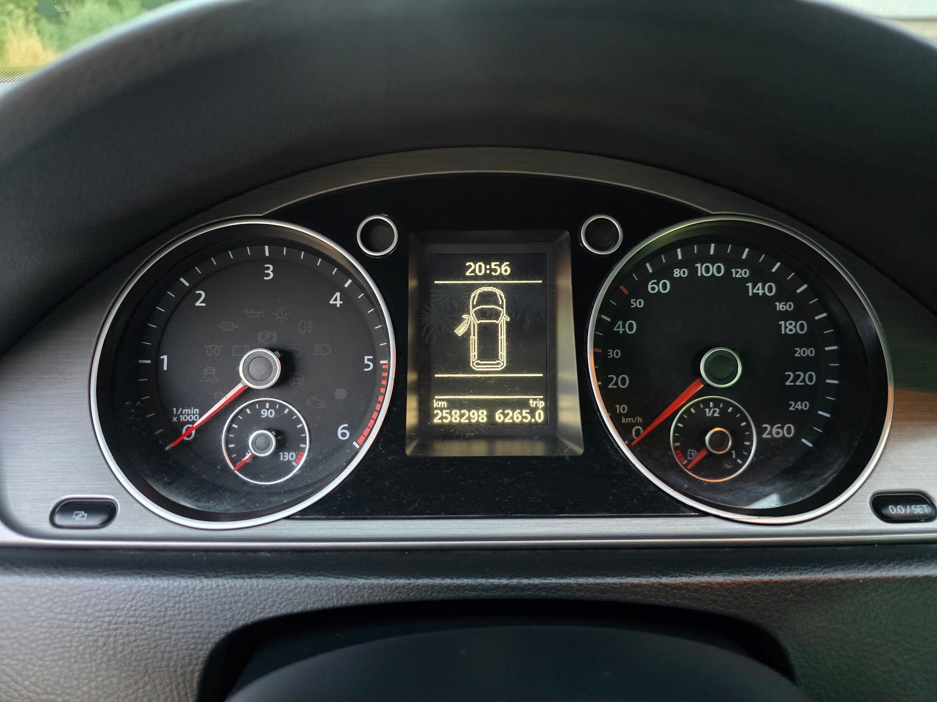 VW Passat Variant 2.0 TDI BMT Trendline-image-17