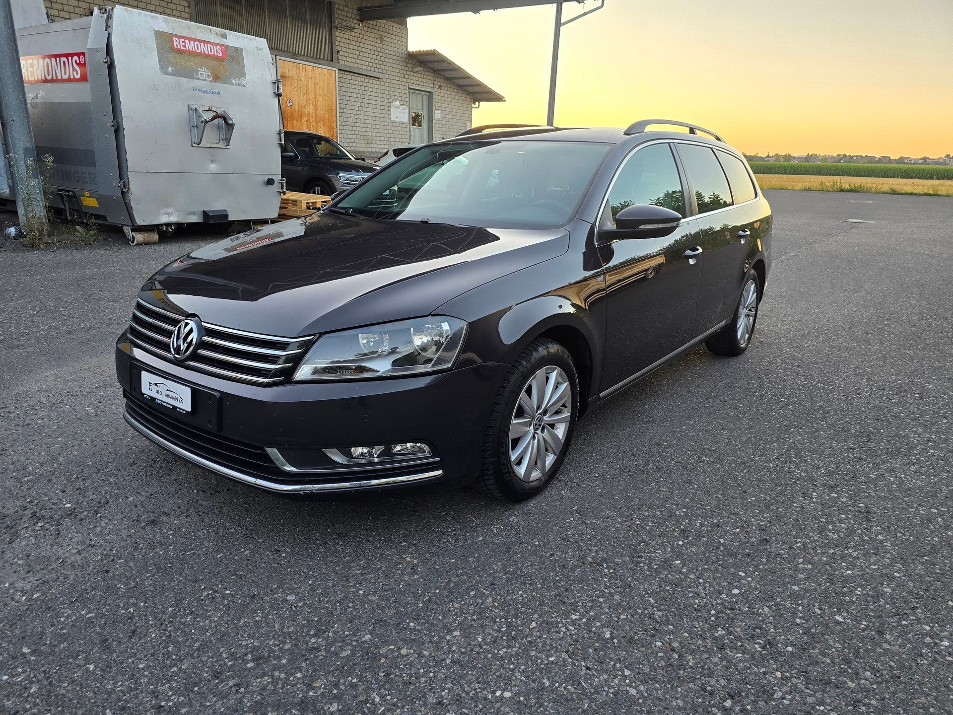 VW Passat Variant 2.0 TDI BMT Trendline-showroom-element-2