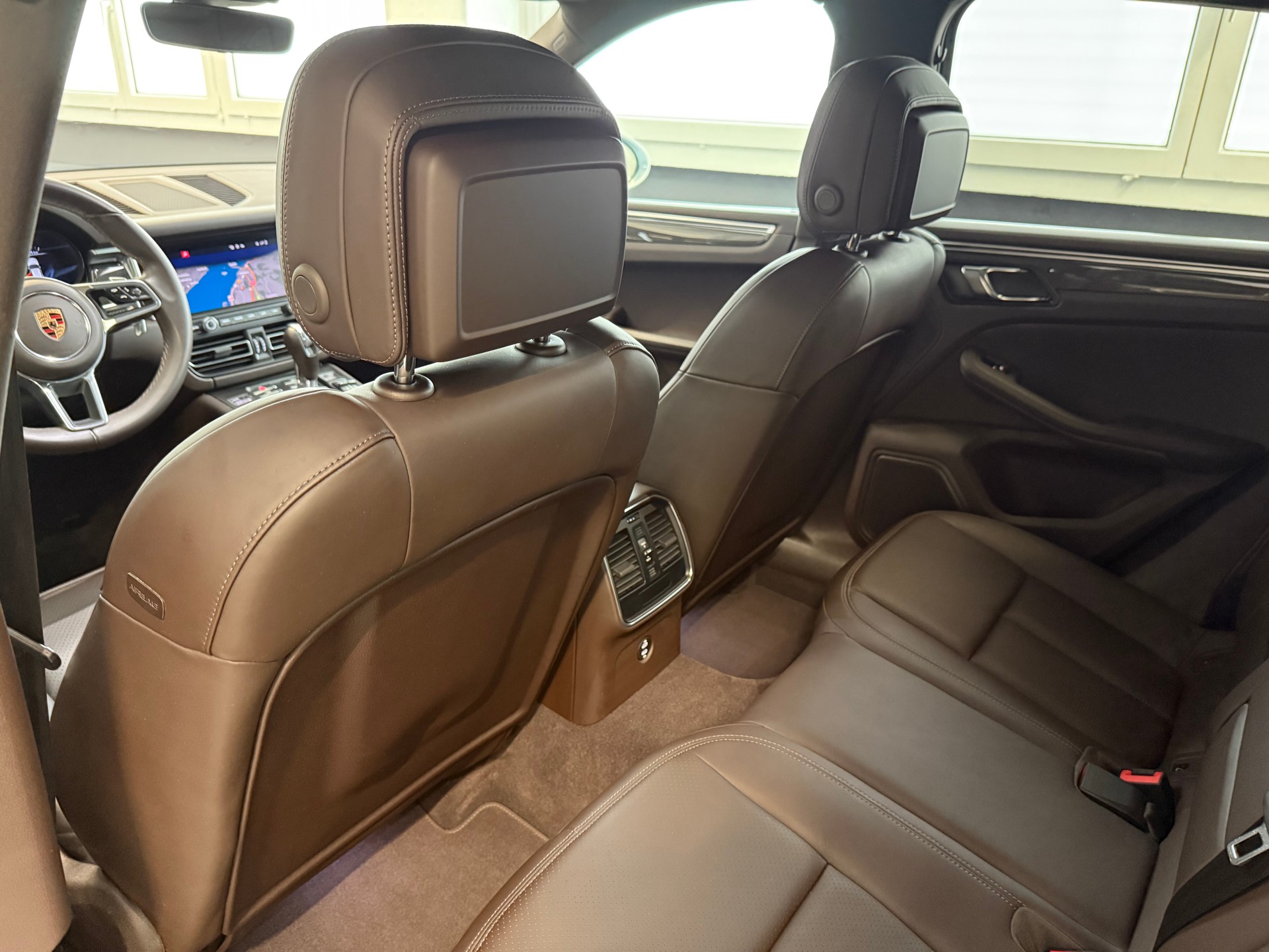 PORSCHE Macan S PDK-image-16