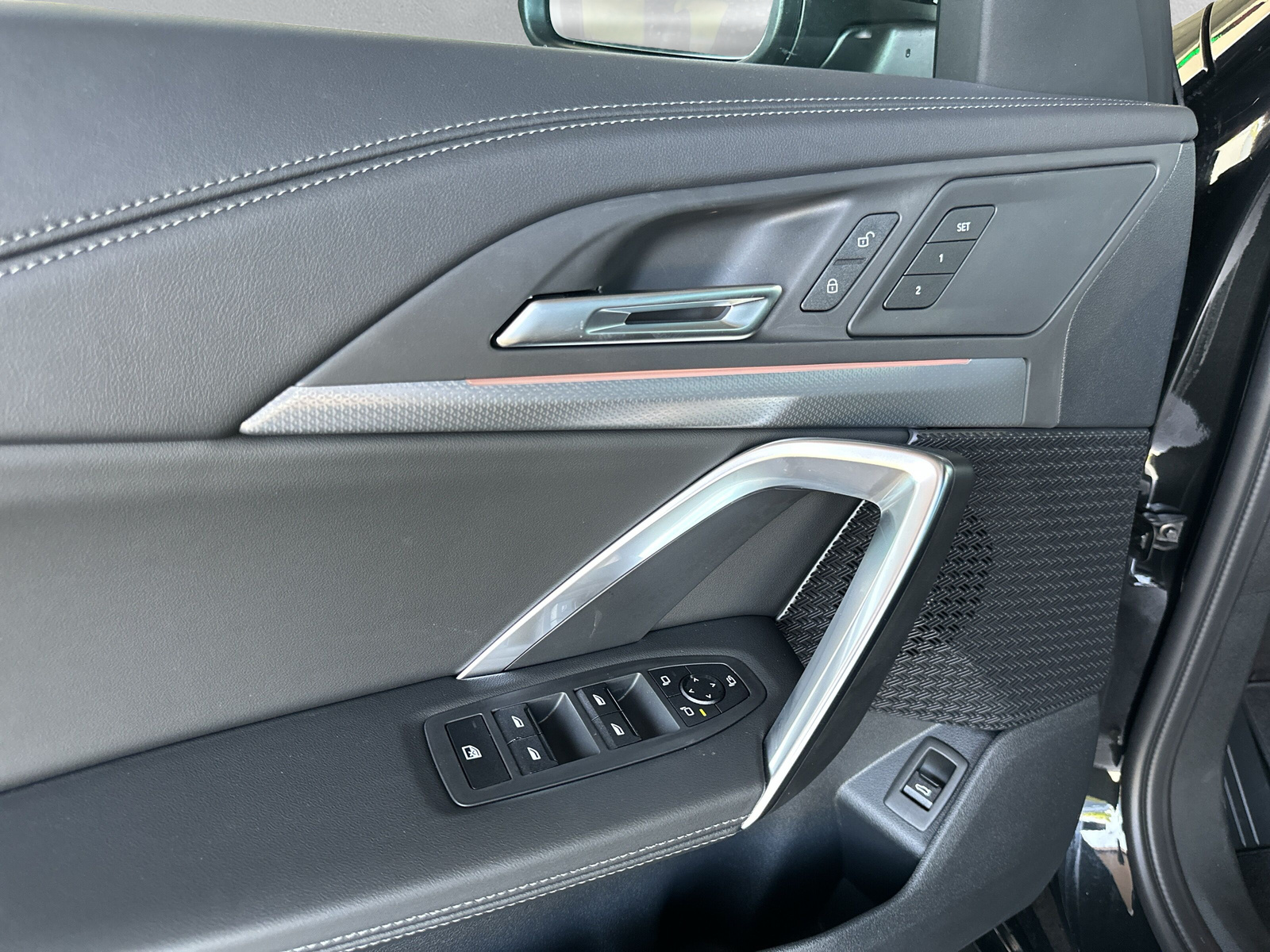 BMW iX1 xDrive 30 M Sport-image-15