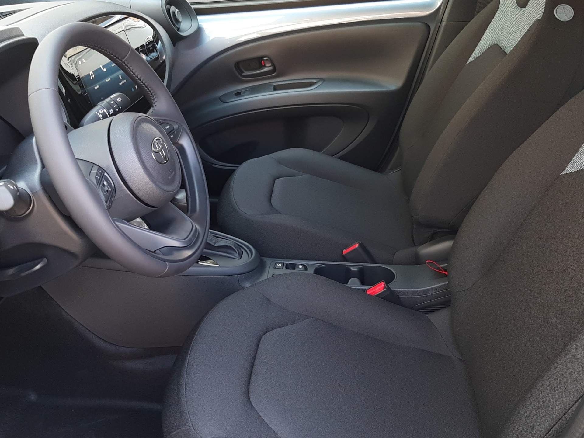 TOYOTA Aygo X 1.5 VVT-i HSD Comfort-image-8