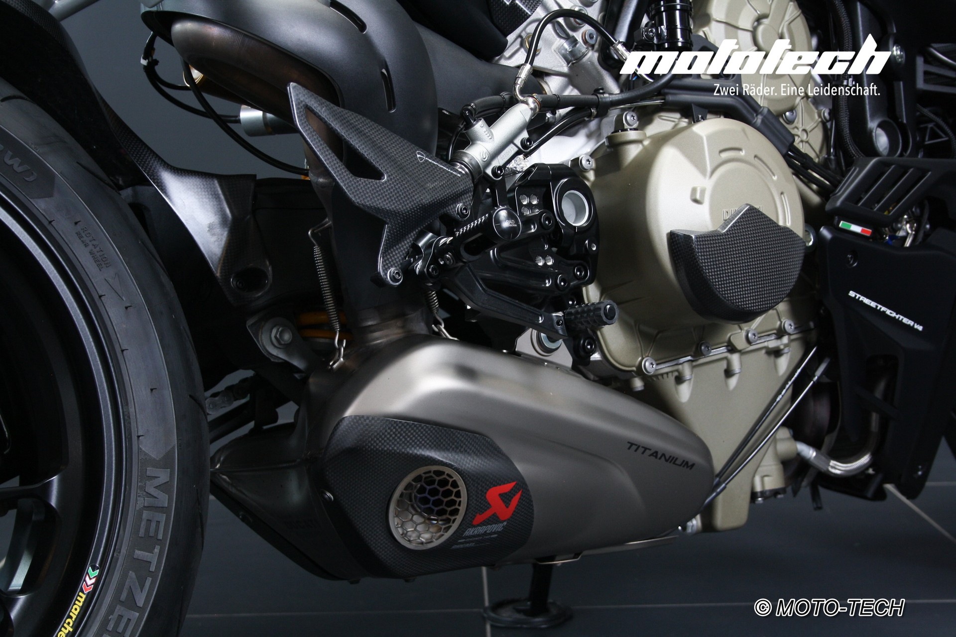 DUCATI Streetfighter V4 S SPECIALE AKRAPOVIC-image-10