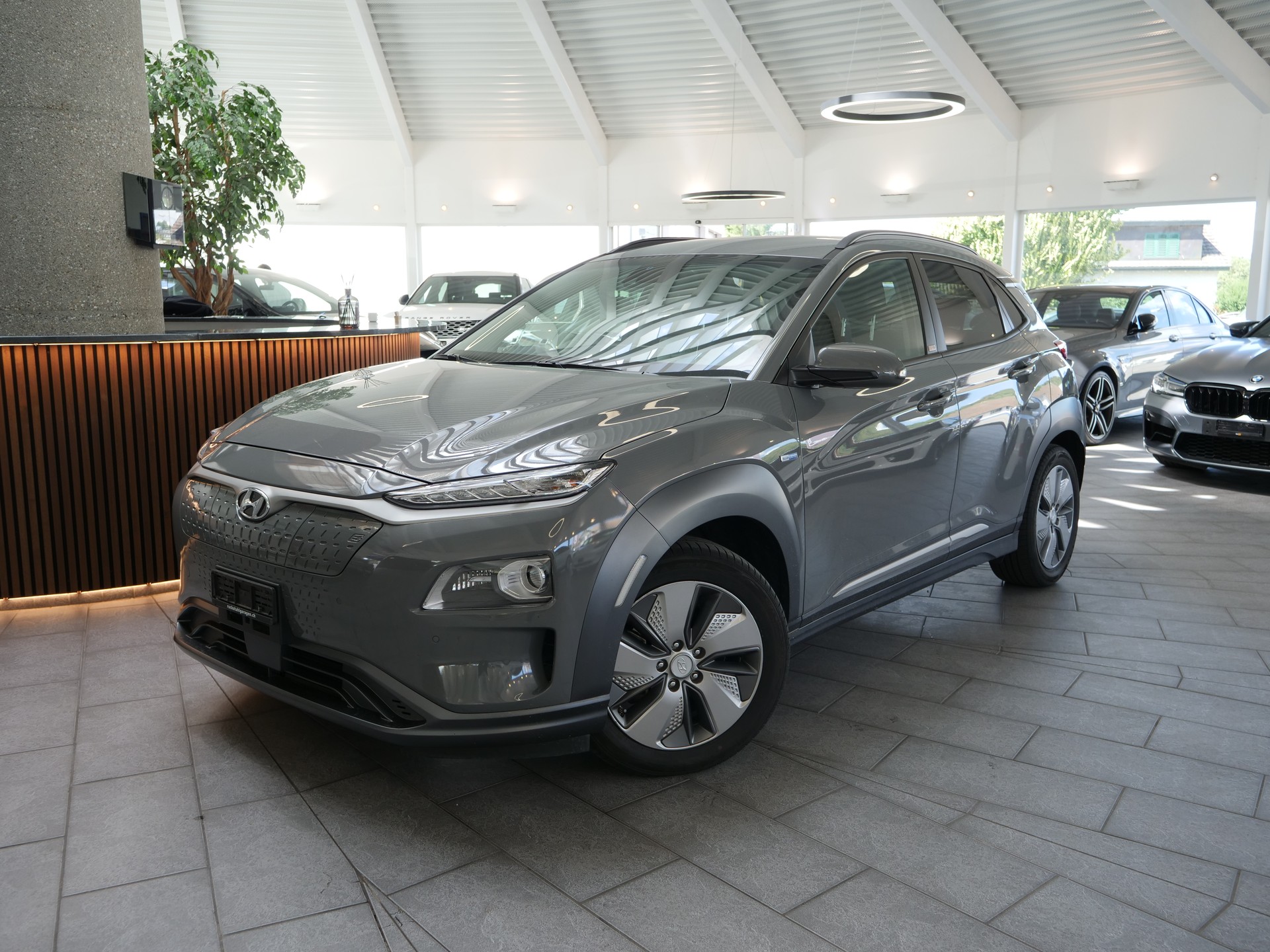 HYUNDAI Kona EV Vertex-showroom-element-1