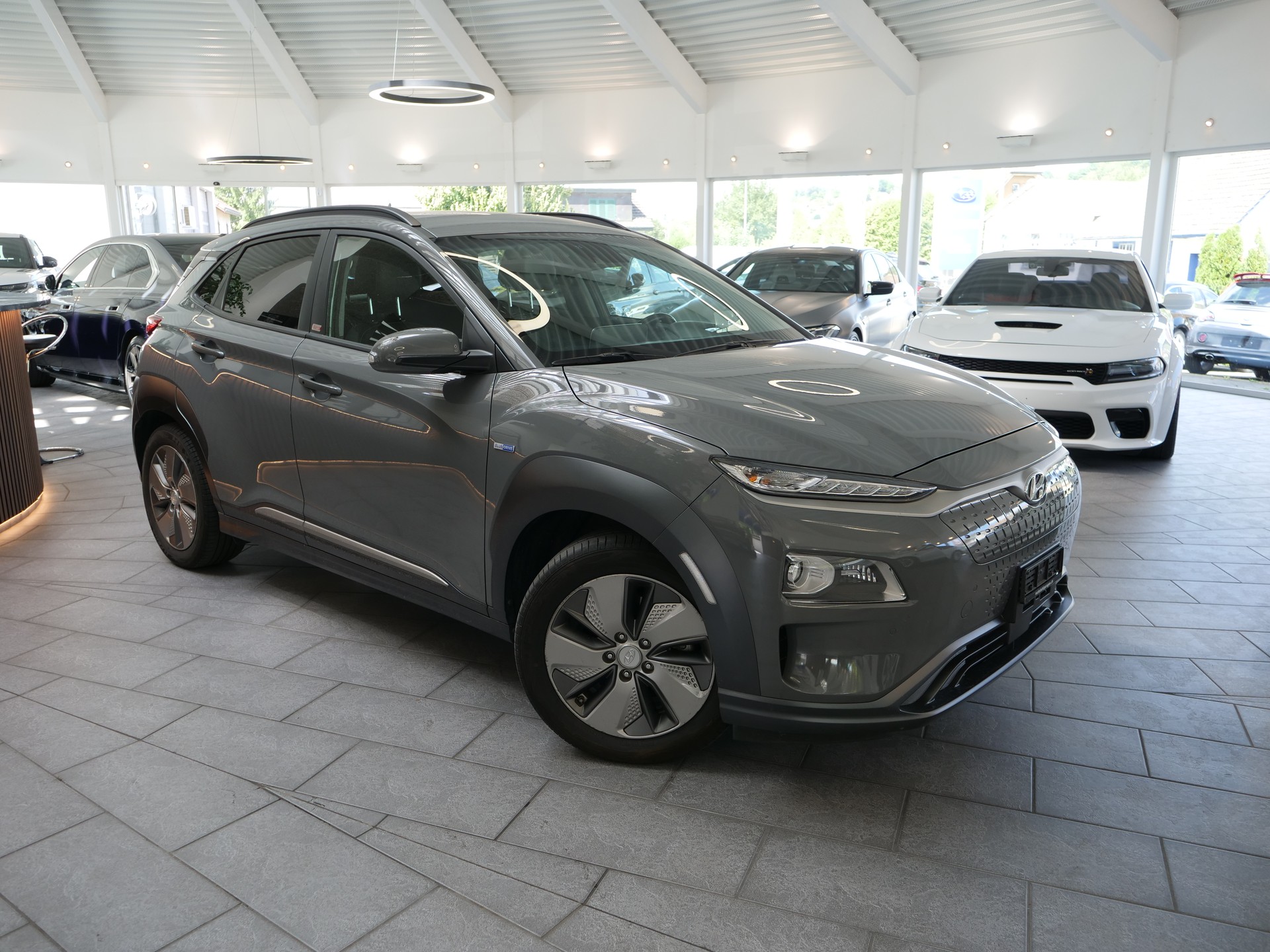 HYUNDAI Kona EV Vertex-showroom-element-3