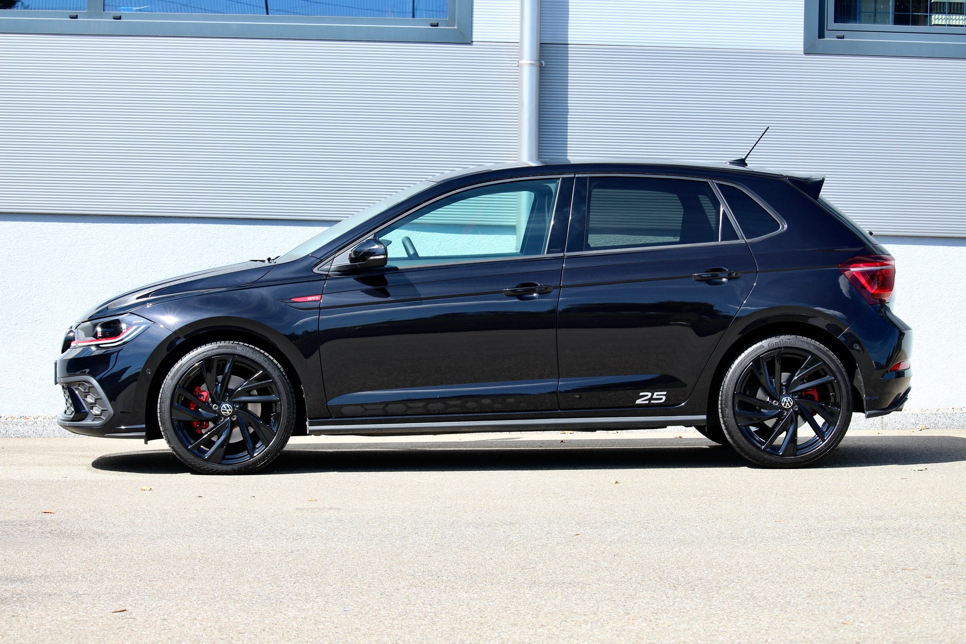 VW Polo 2.0 TSI GTI Edition 25 Years DSG "ONE of 2500" ° CH-Fahrzeug mit laufender Werks-Garantie bis 04.2028-image-4