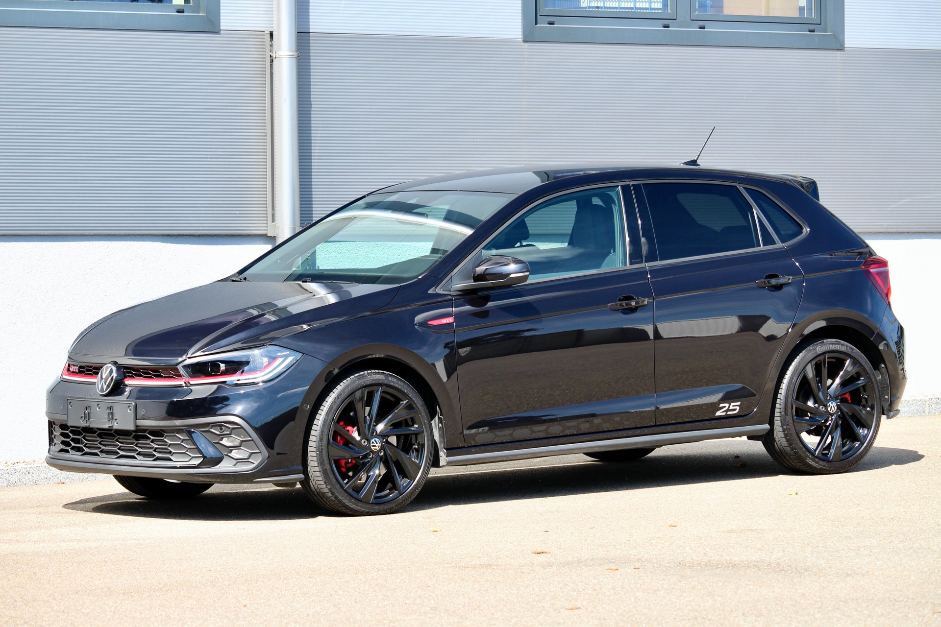VW Polo 2.0 TSI GTI Edition 25 Years DSG "ONE of 2500" ° CH-Fahrzeug mit laufender Werks-Garantie bis 04.2028-showroom-element-2