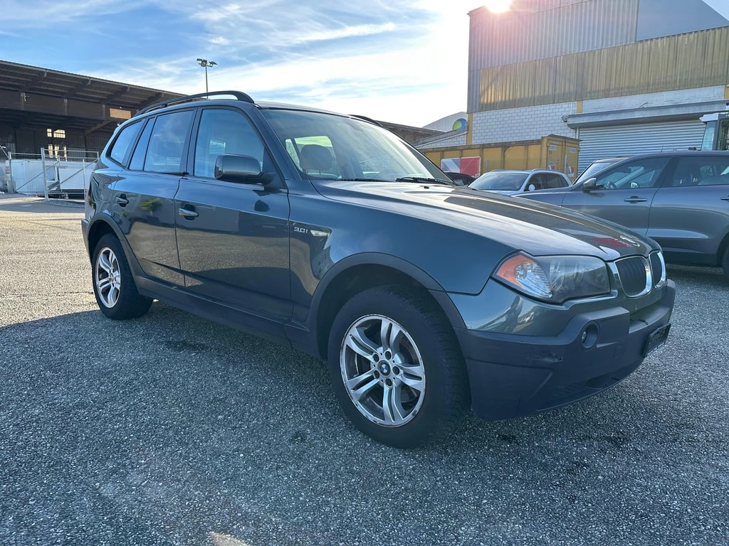 BMW X3 3.0i-image-5