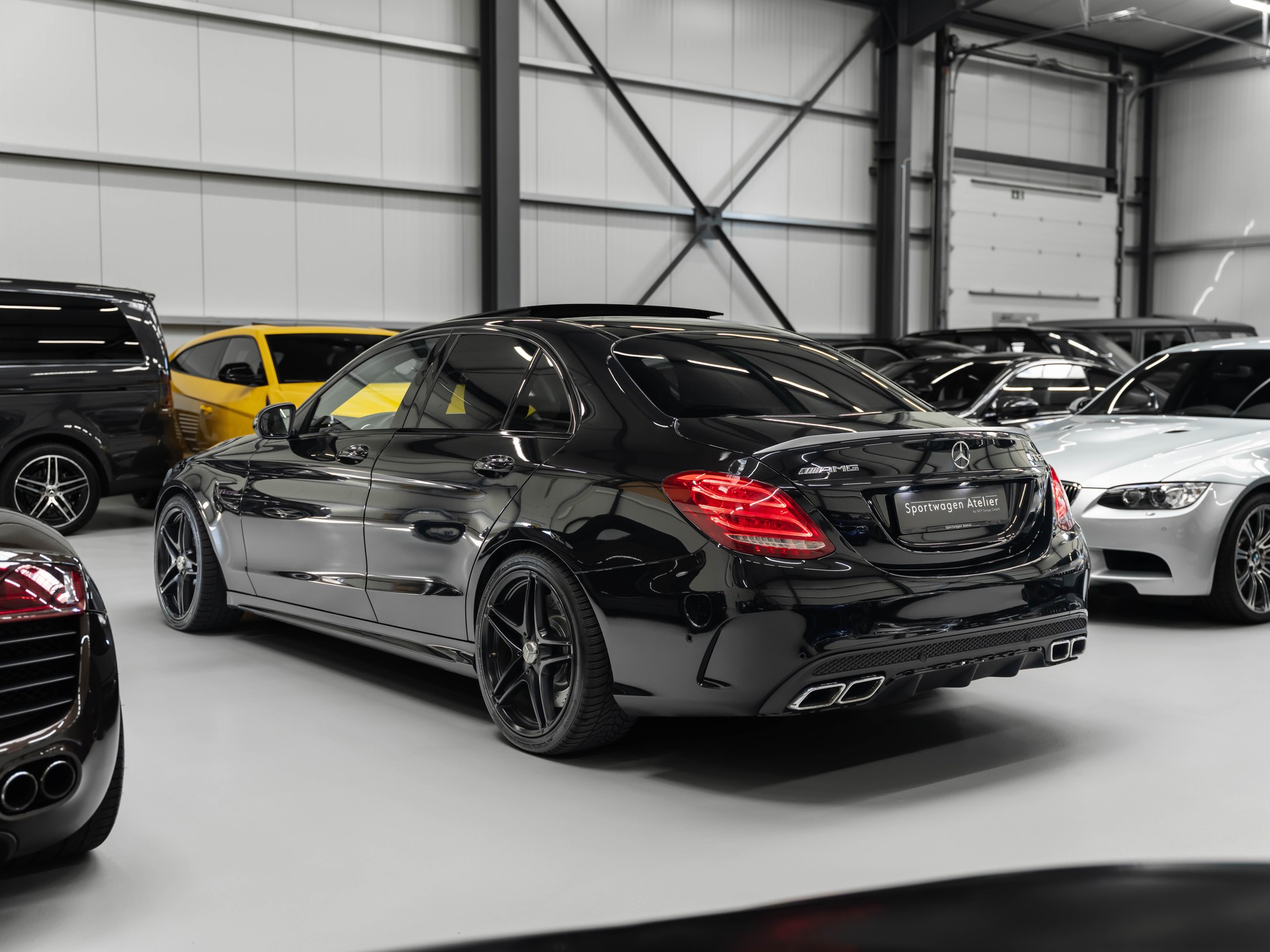 MERCEDES-BENZ C 63 AMG Speedshift-showroom-element-1