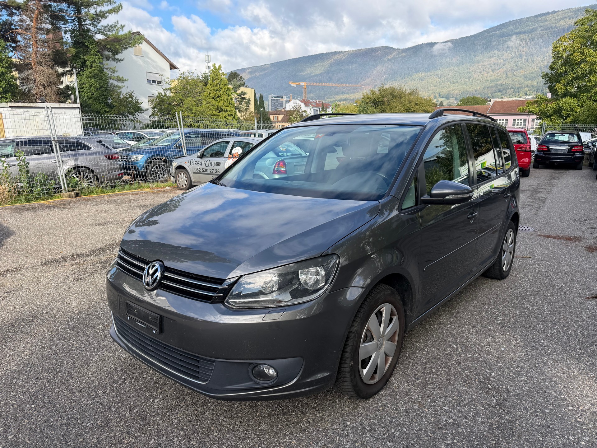 VW Touran 1.6 TDI BMT Comfortline DSG ** 07x Sitze ** Klima-auto ** Tempomat ** Park Sensor H ** Sitzheizung ** B5b